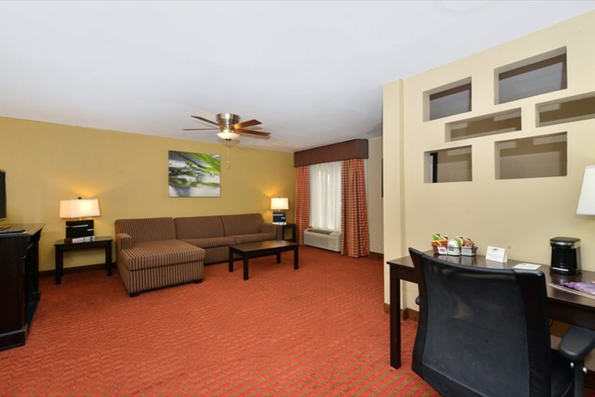 Quality Suites Nashville Airport