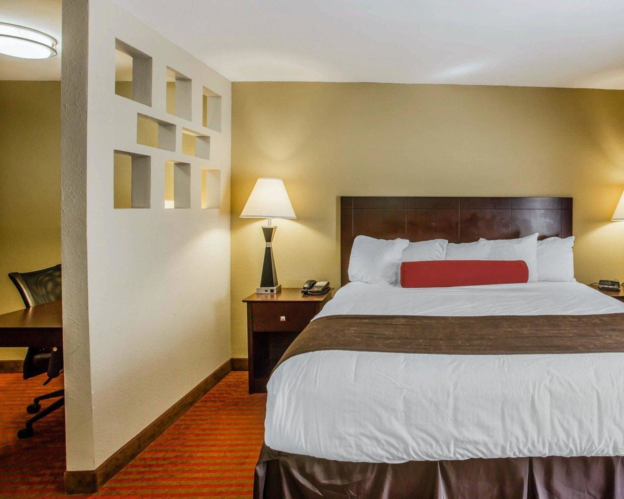 Quality Suites Nashville Airport