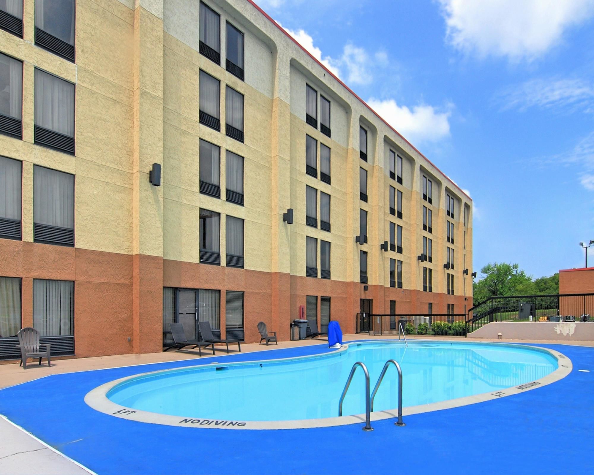 Red Roof Inn Nashville - Music City
