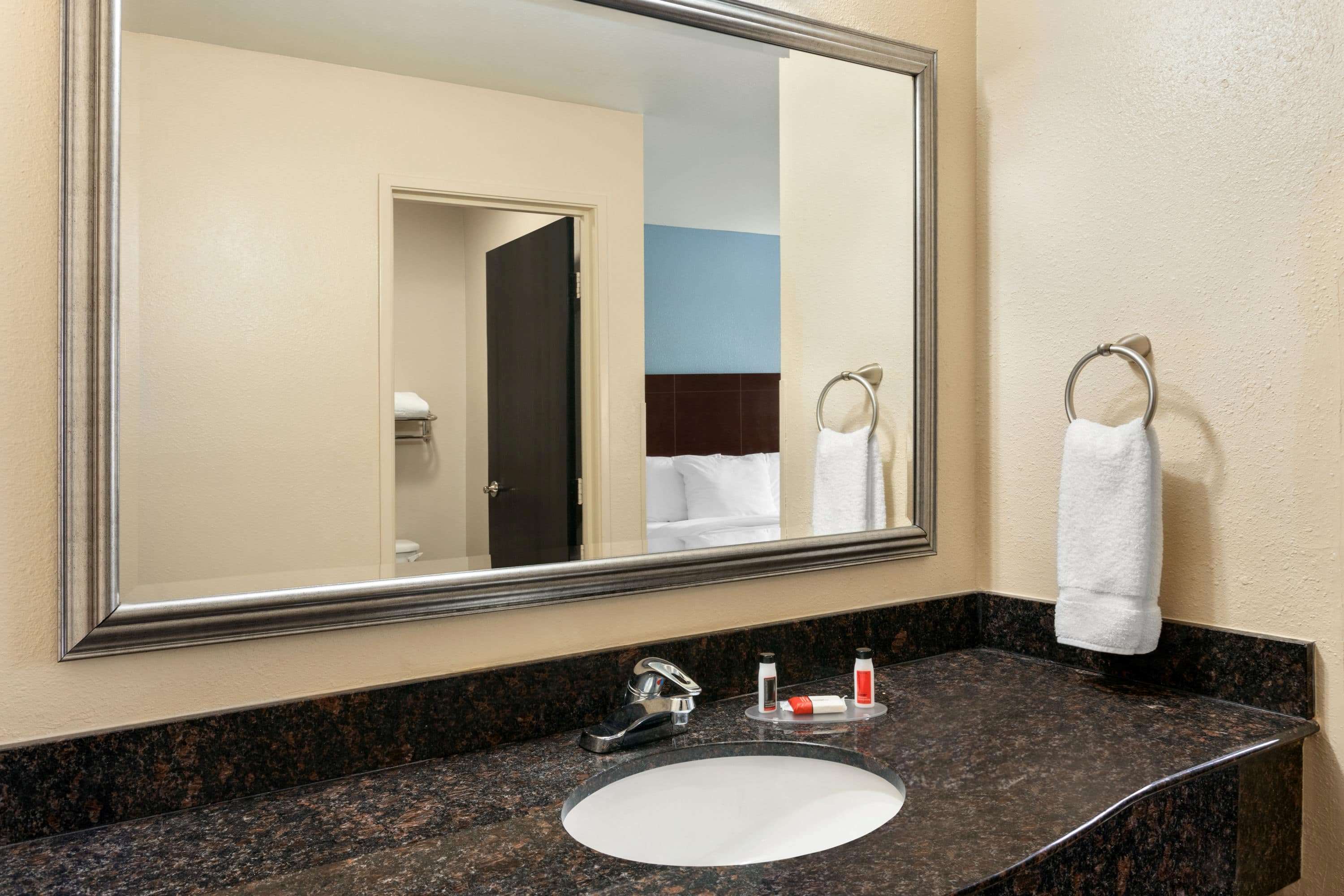 Luxe Studios Nashville Airport