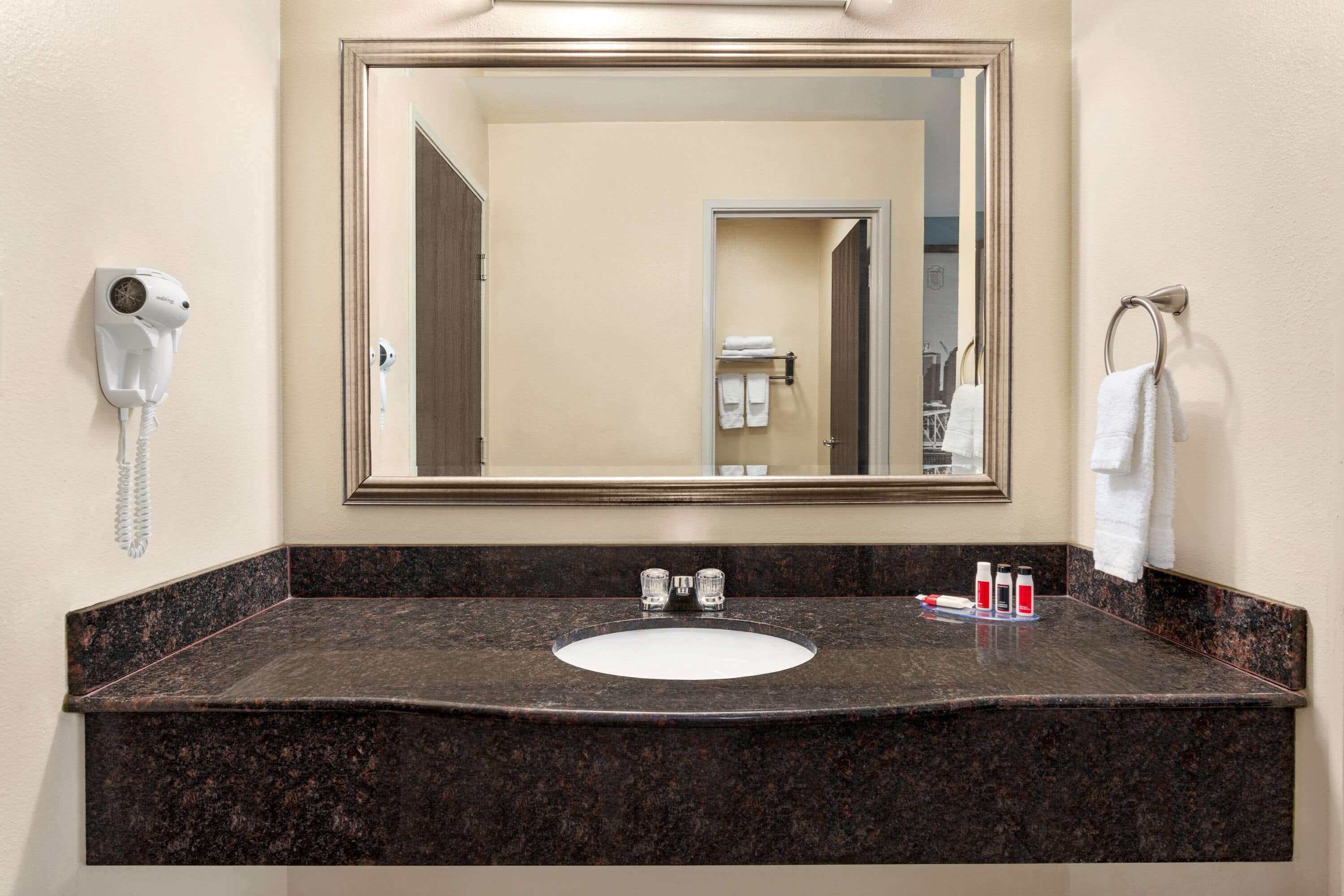 Luxe Studios Nashville Airport