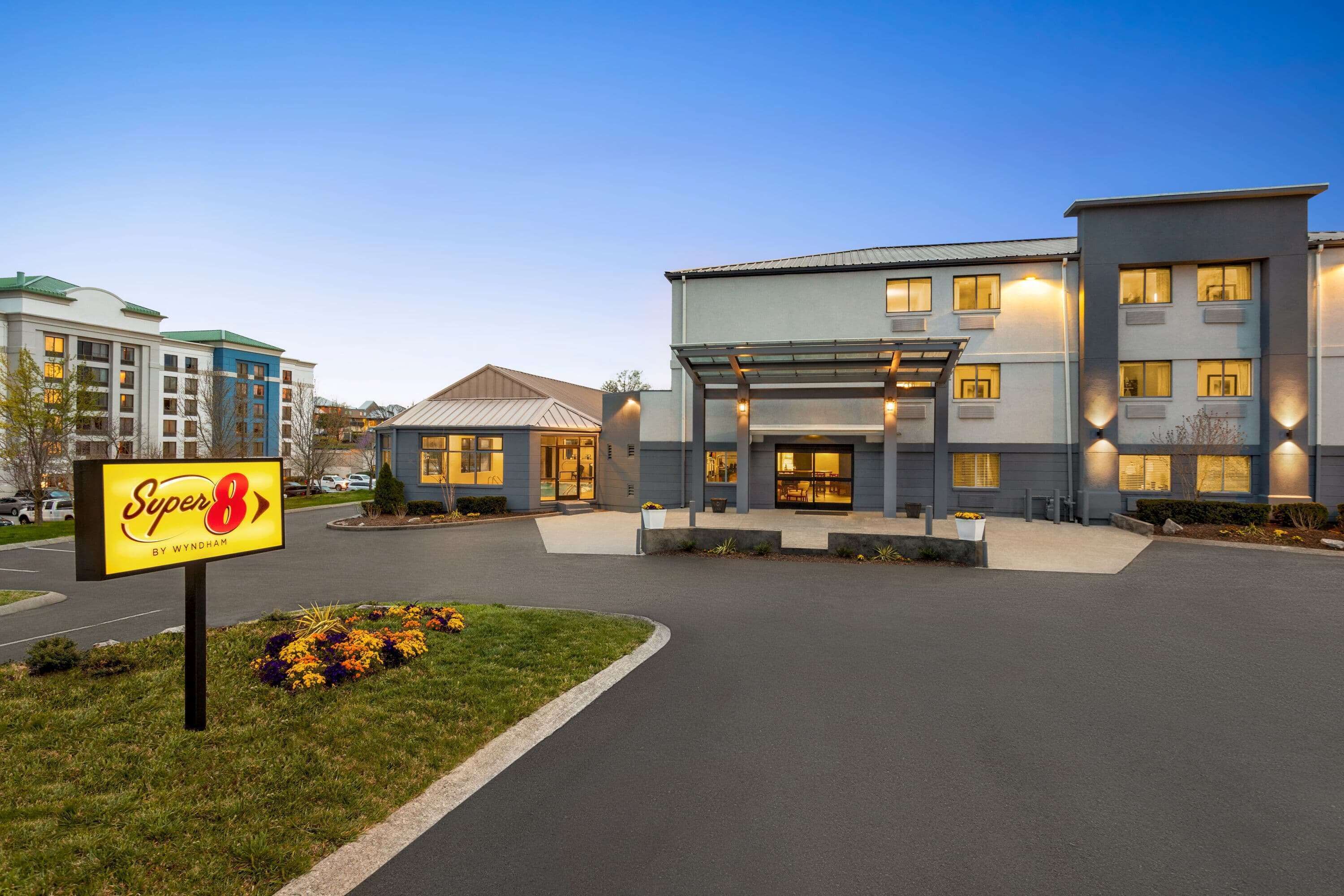 Luxe Studios Nashville Airport
