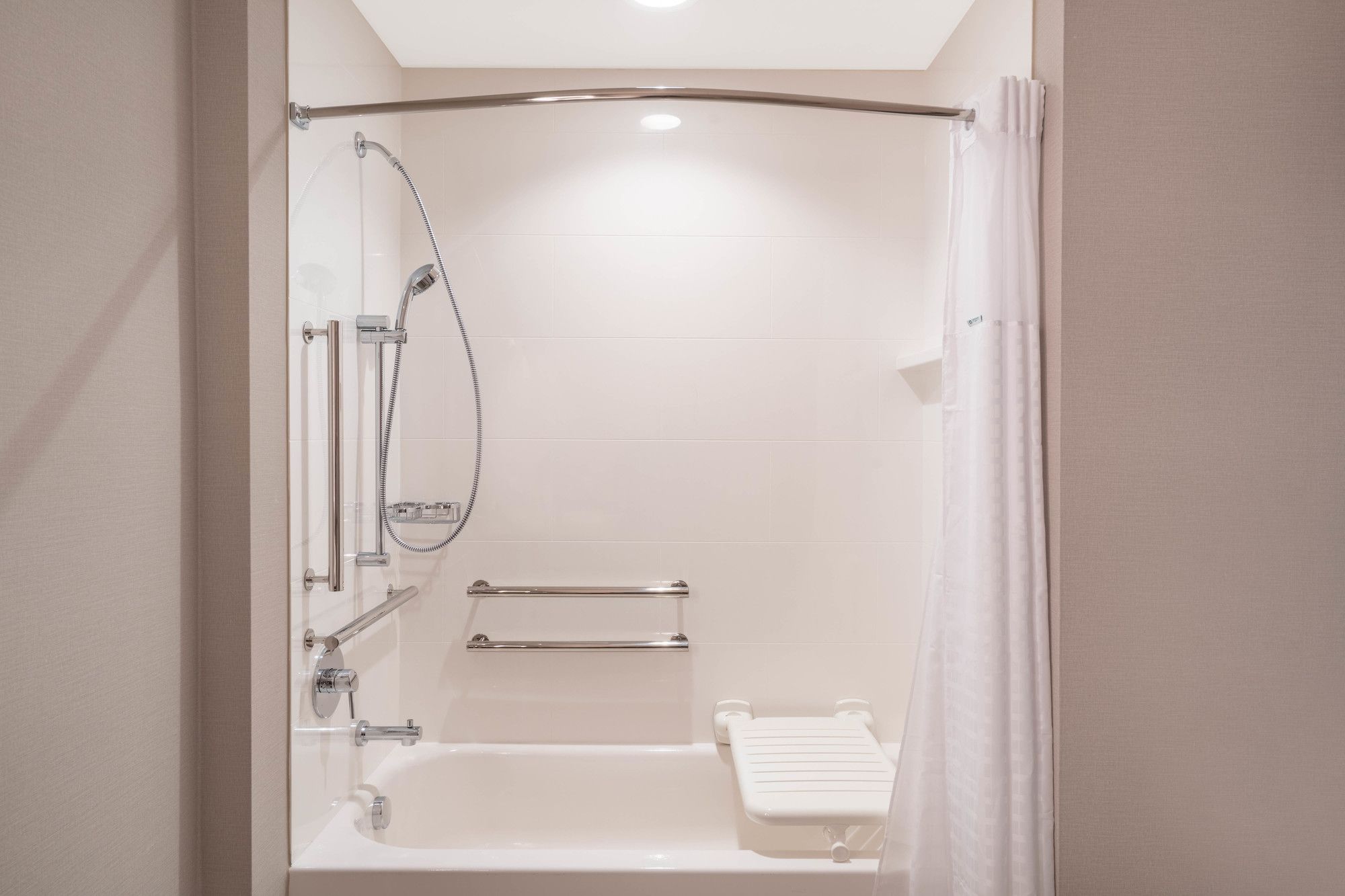 Hampton Inn by Hilton Nashville Airport Century Place