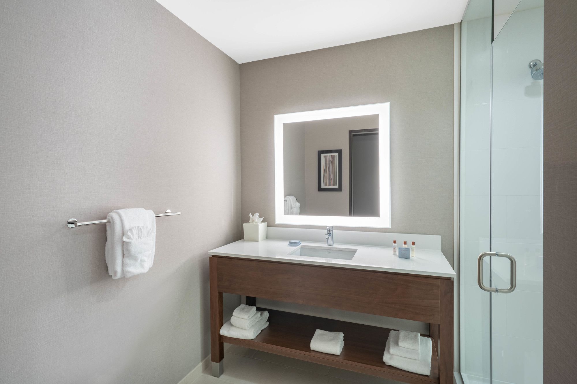 Hampton Inn by Hilton Nashville Airport Century Place