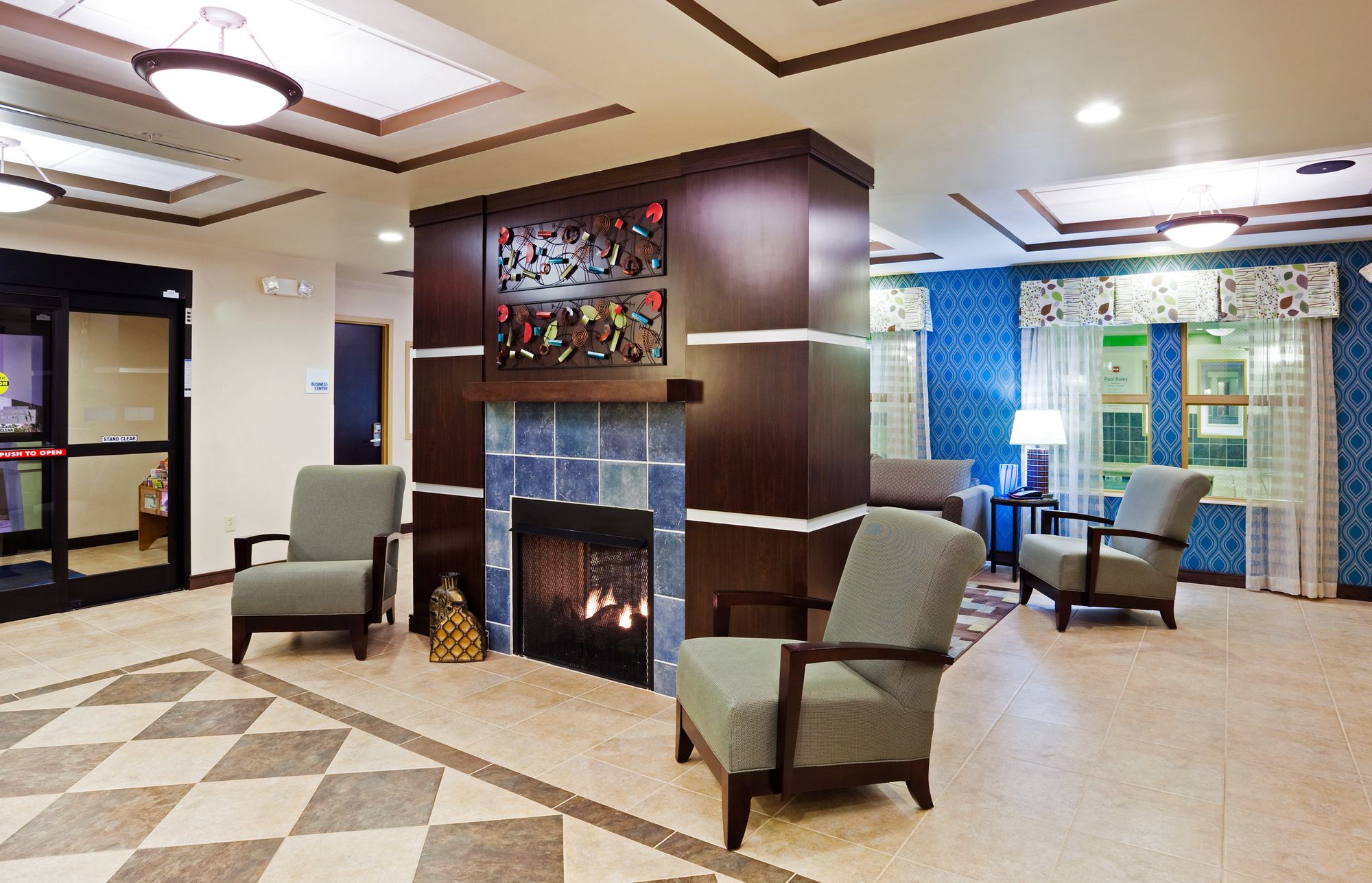 Holiday Inn Express Hotel & Suites Newport South