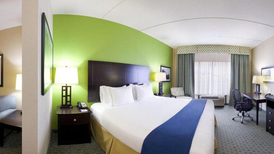 Holiday Inn Express Hotel & Suites Newport South