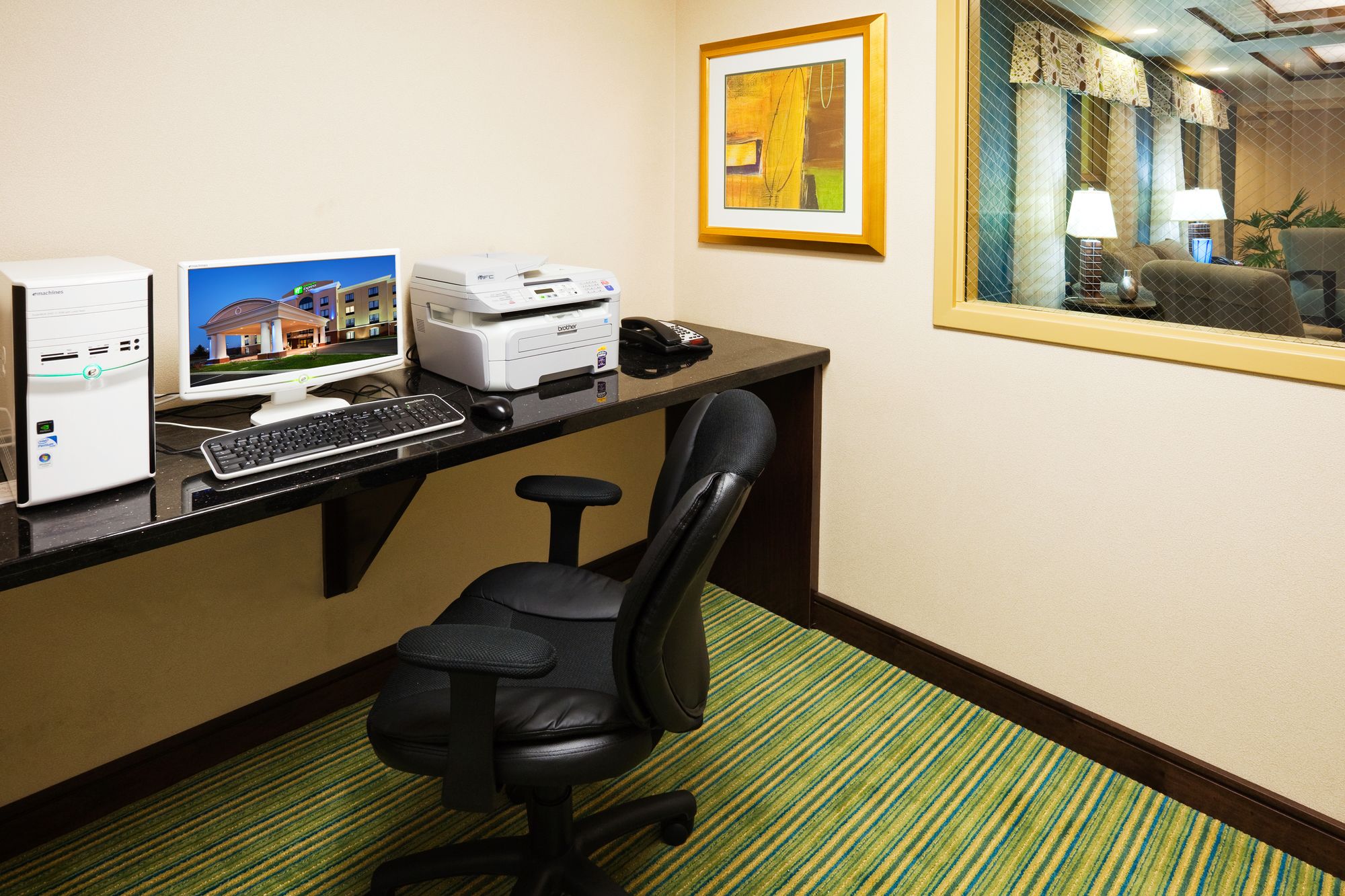 Holiday Inn Express Hotel & Suites Newport South