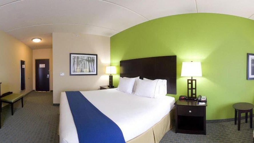 Holiday Inn Express Hotel & Suites Newport South