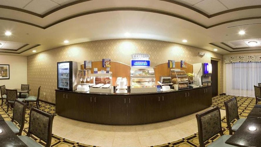 Holiday Inn Express Hotel & Suites Newport South