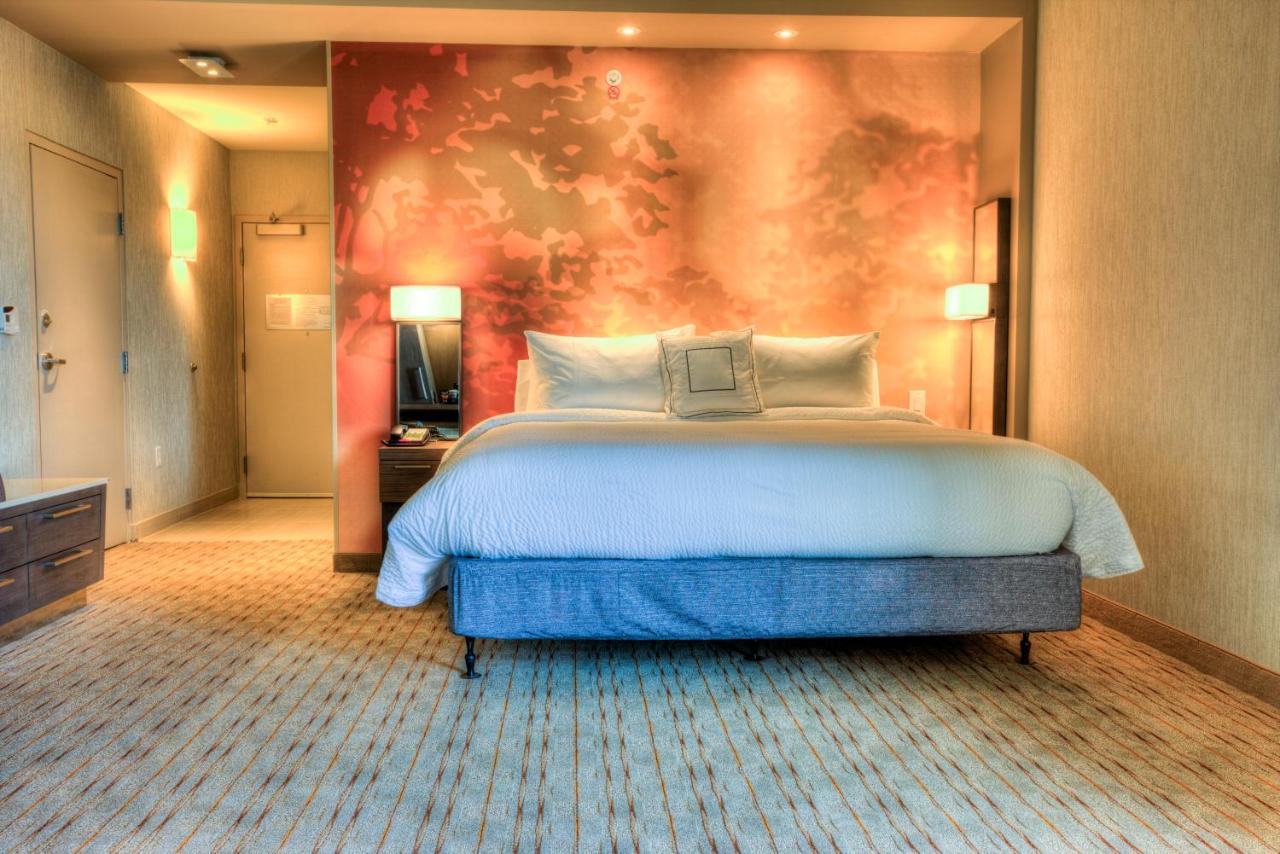 Courtyard Pigeon Forge