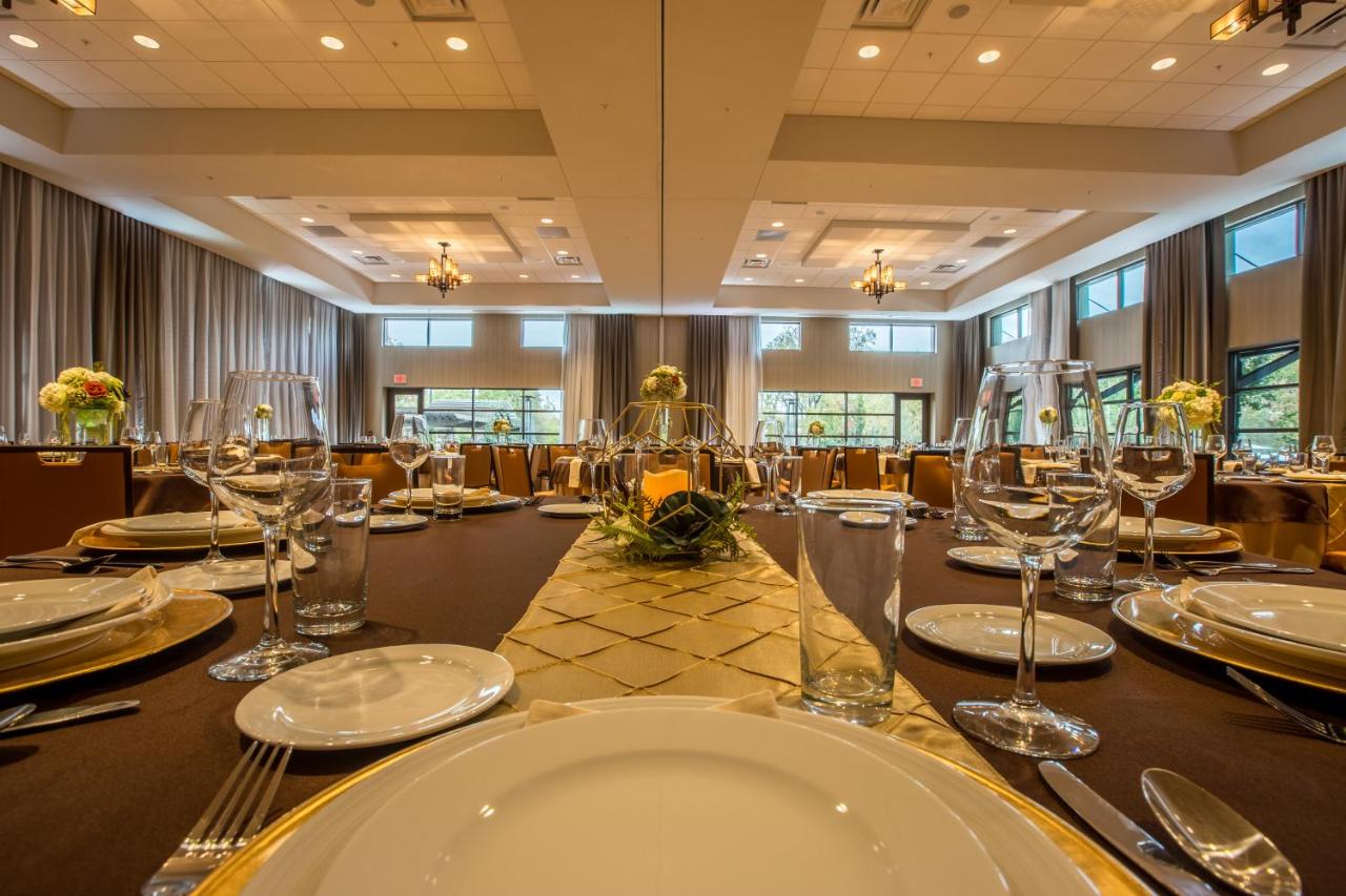 Courtyard Pigeon Forge