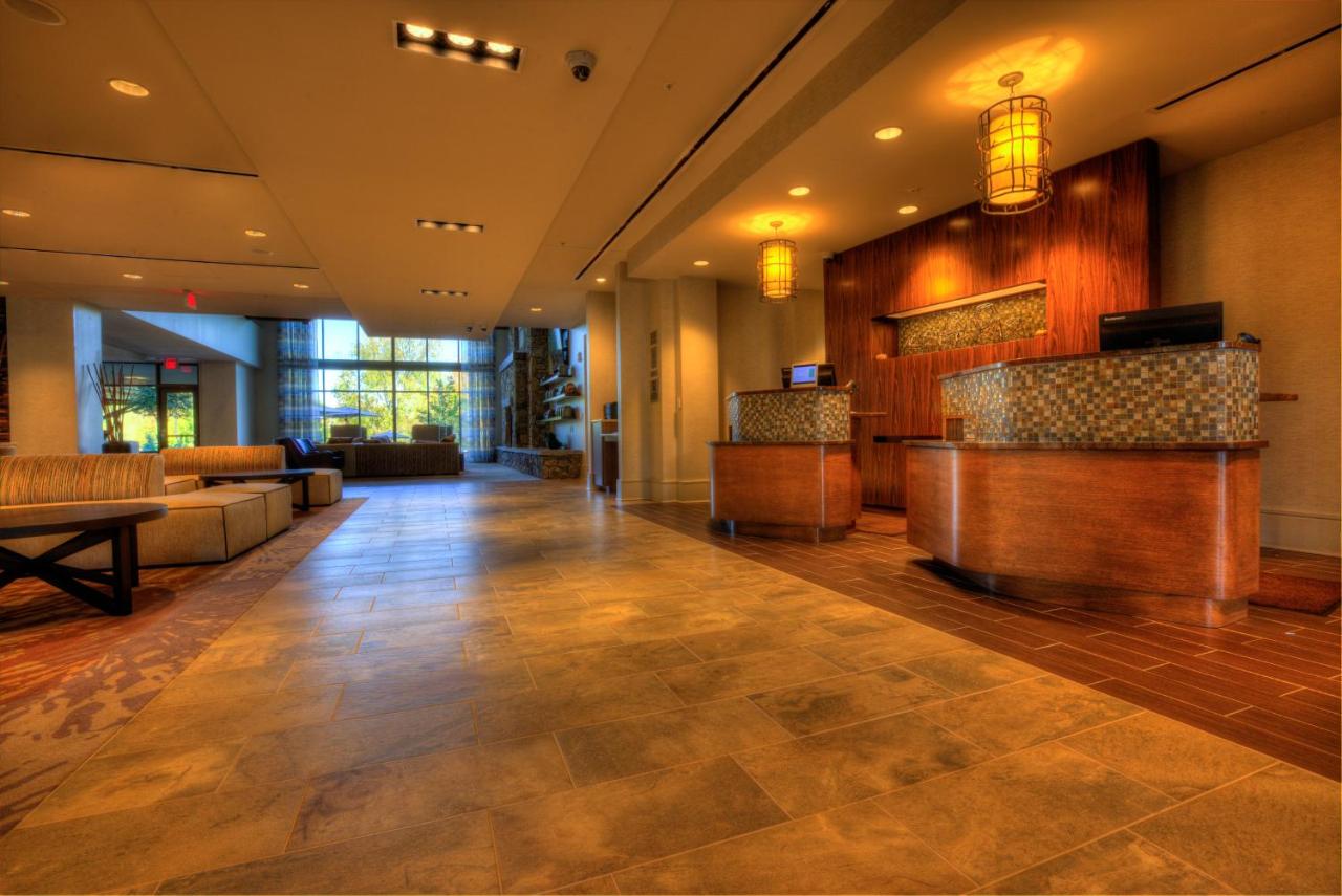 Courtyard Pigeon Forge