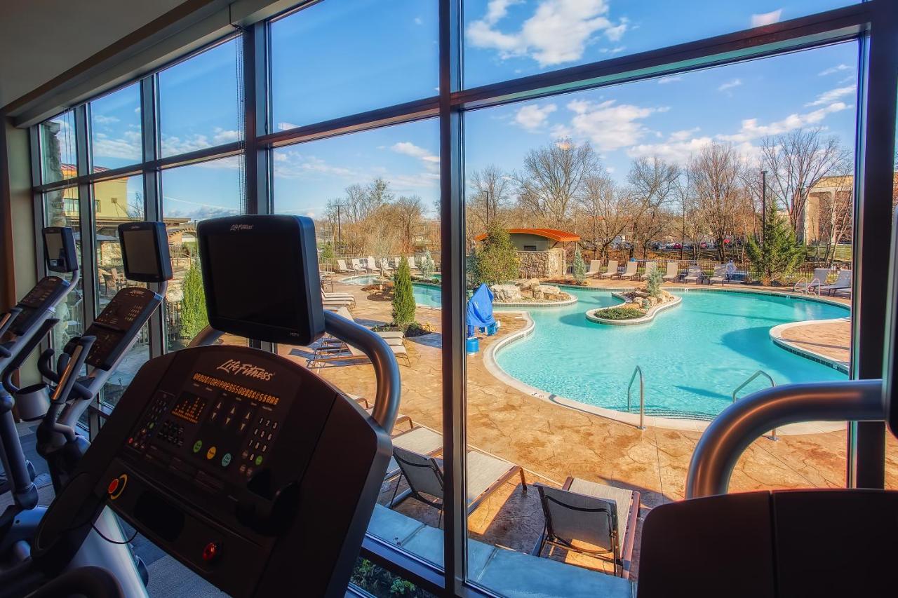 Courtyard Pigeon Forge