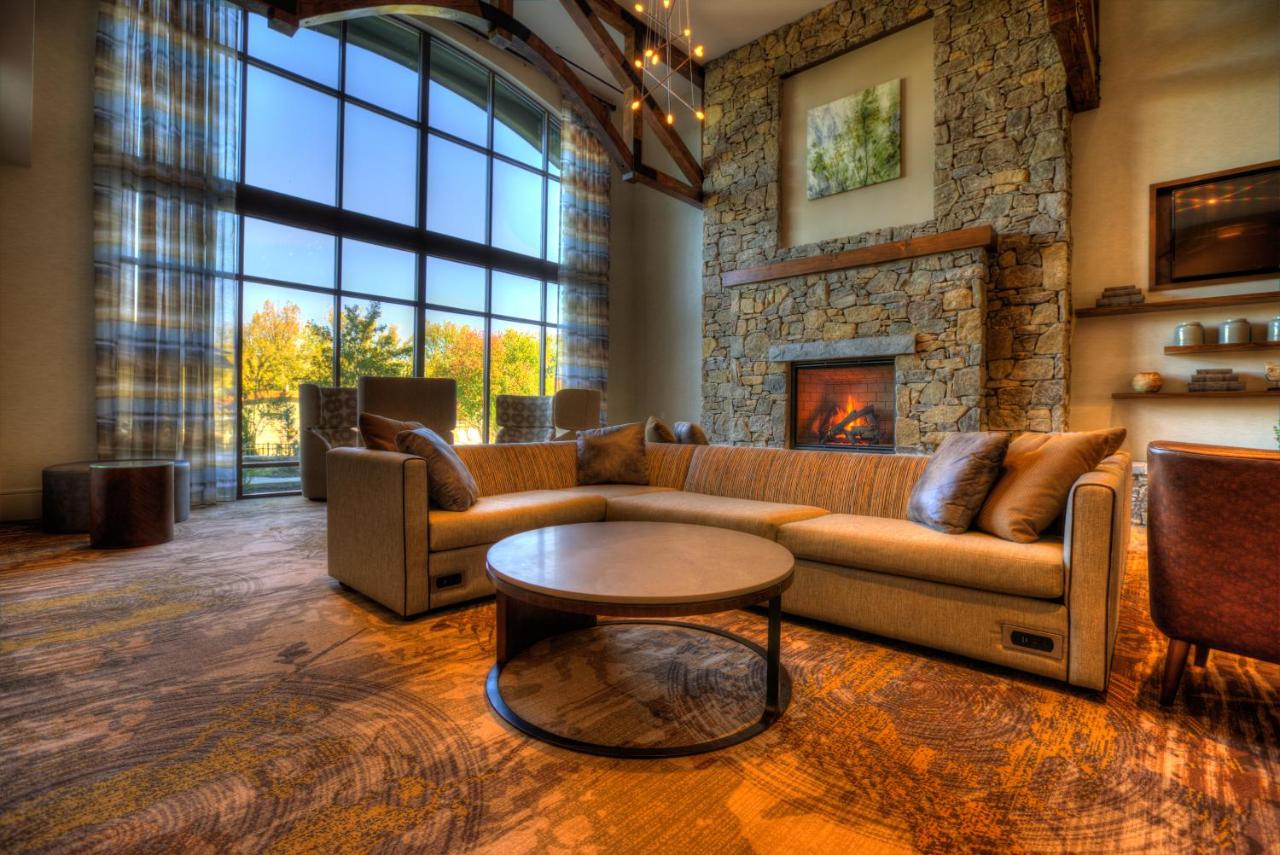 Courtyard Pigeon Forge