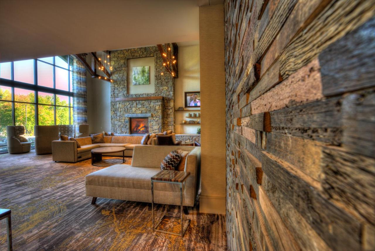 Courtyard Pigeon Forge