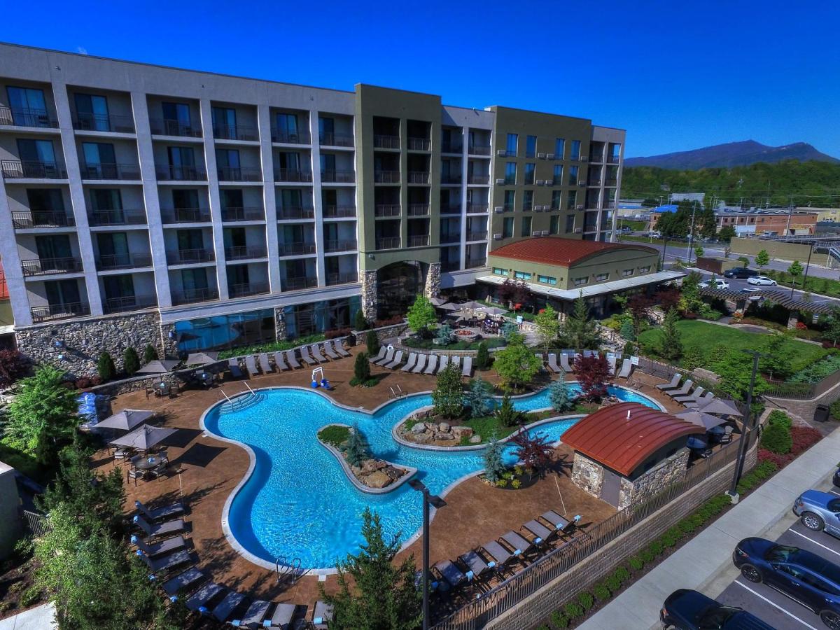 Courtyard Pigeon Forge