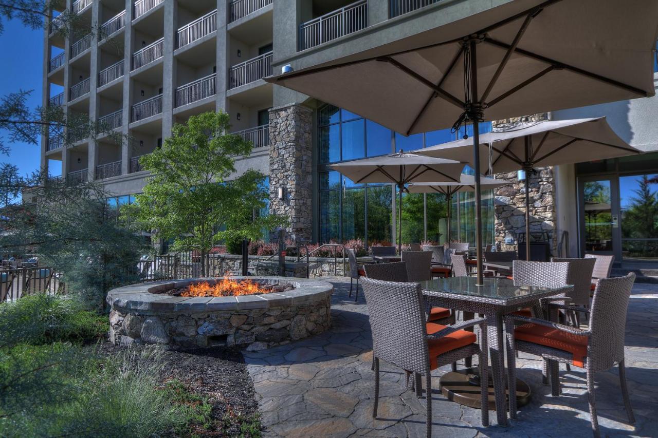 Courtyard Pigeon Forge