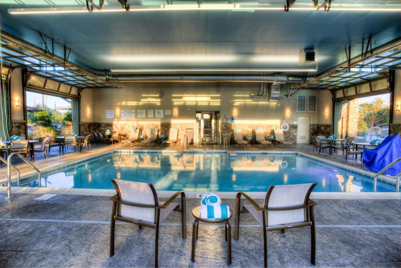 Courtyard Pigeon Forge