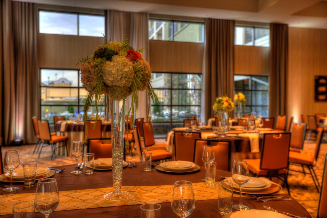 Courtyard Pigeon Forge