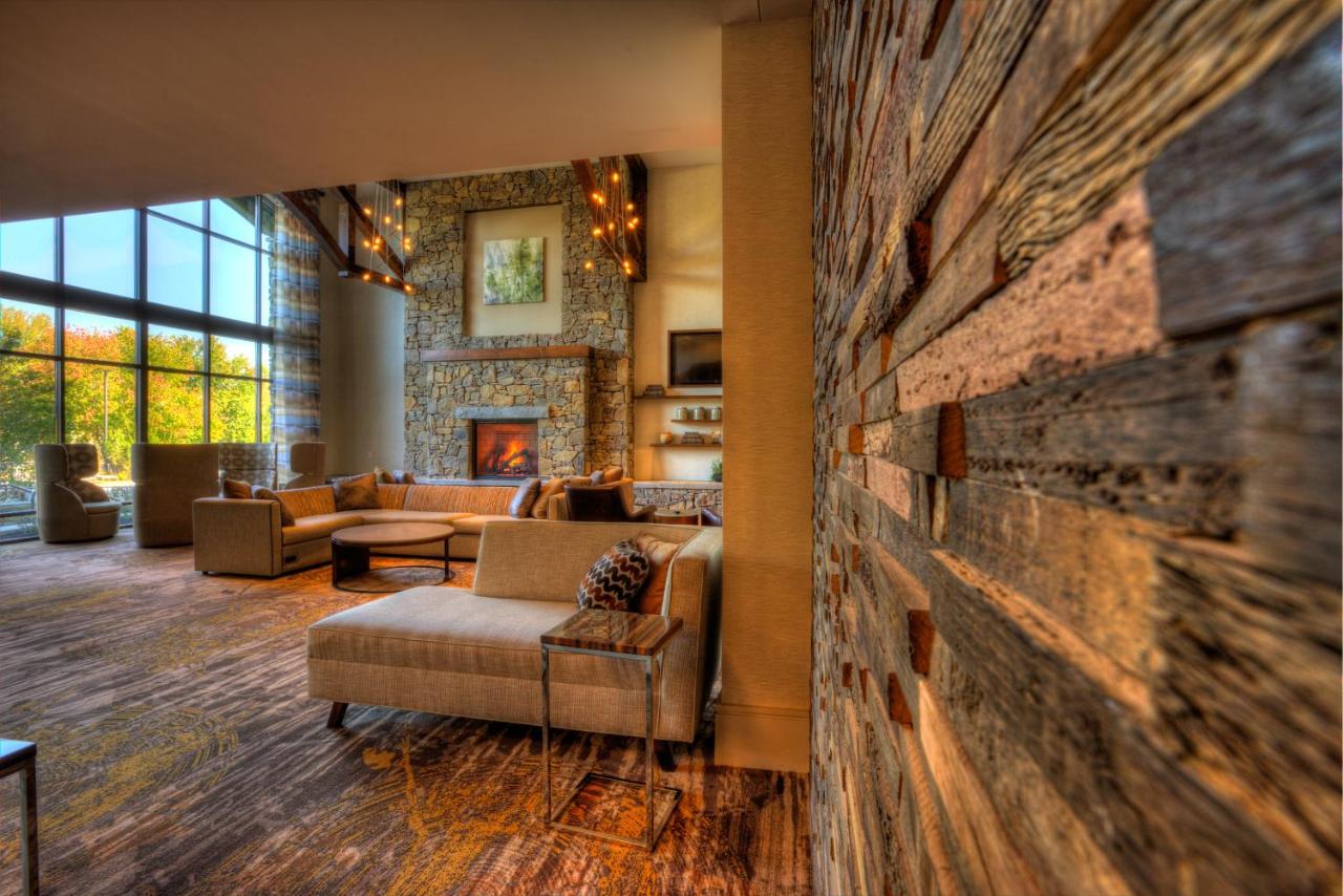 Courtyard Pigeon Forge