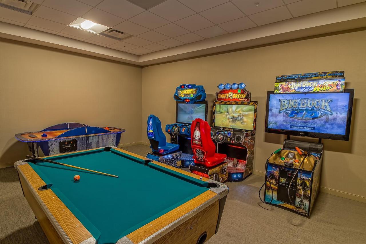 Courtyard Pigeon Forge