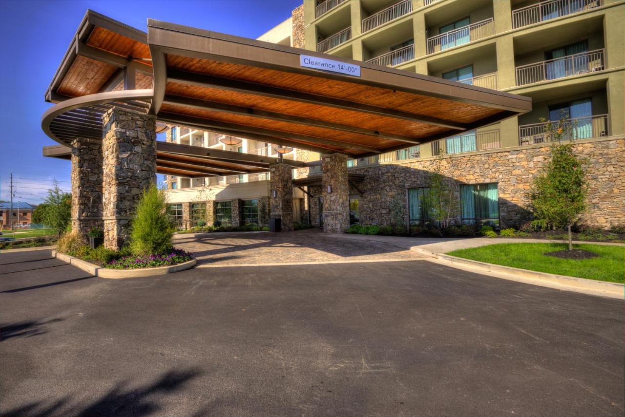 Courtyard Pigeon Forge