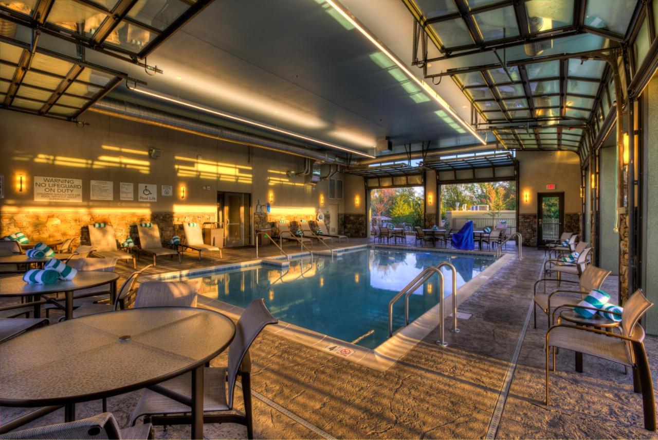 Courtyard Pigeon Forge