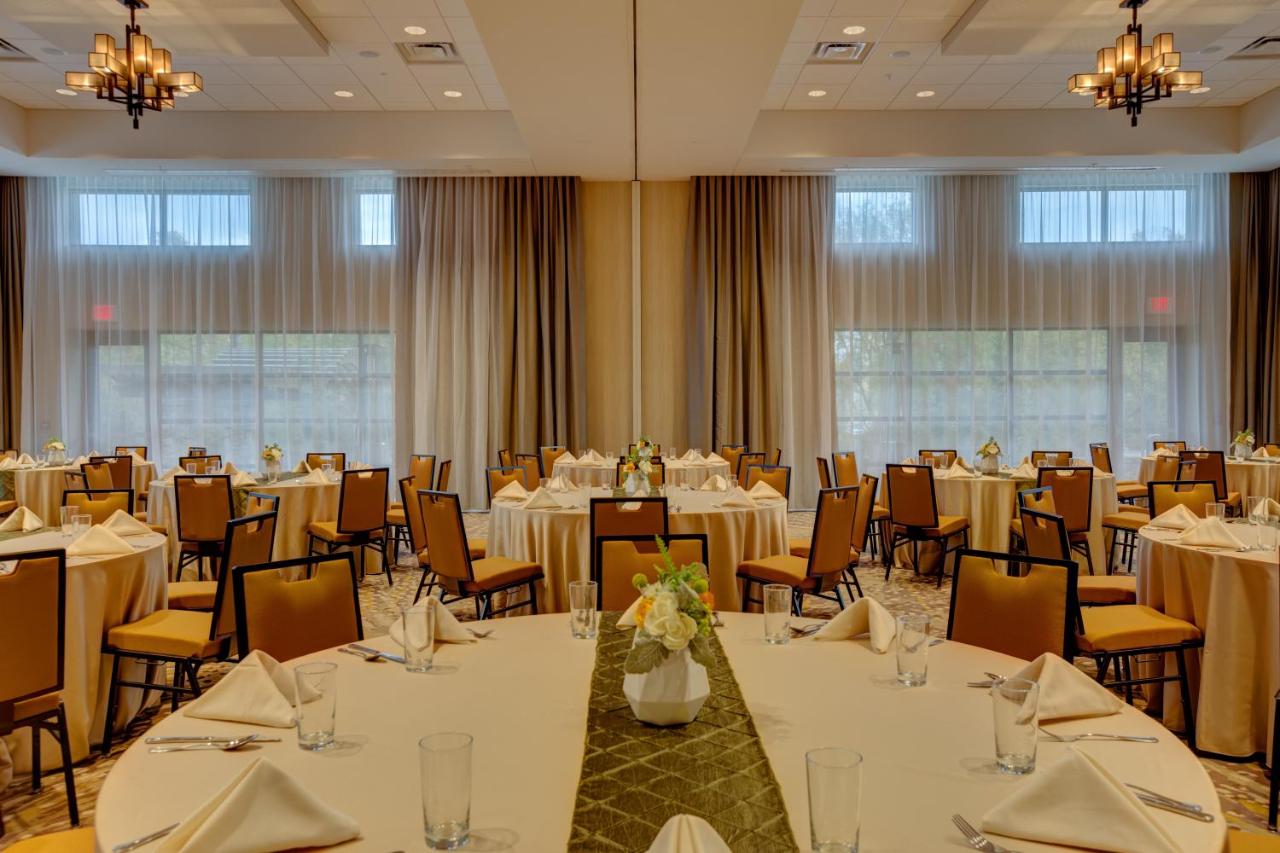 Courtyard Pigeon Forge