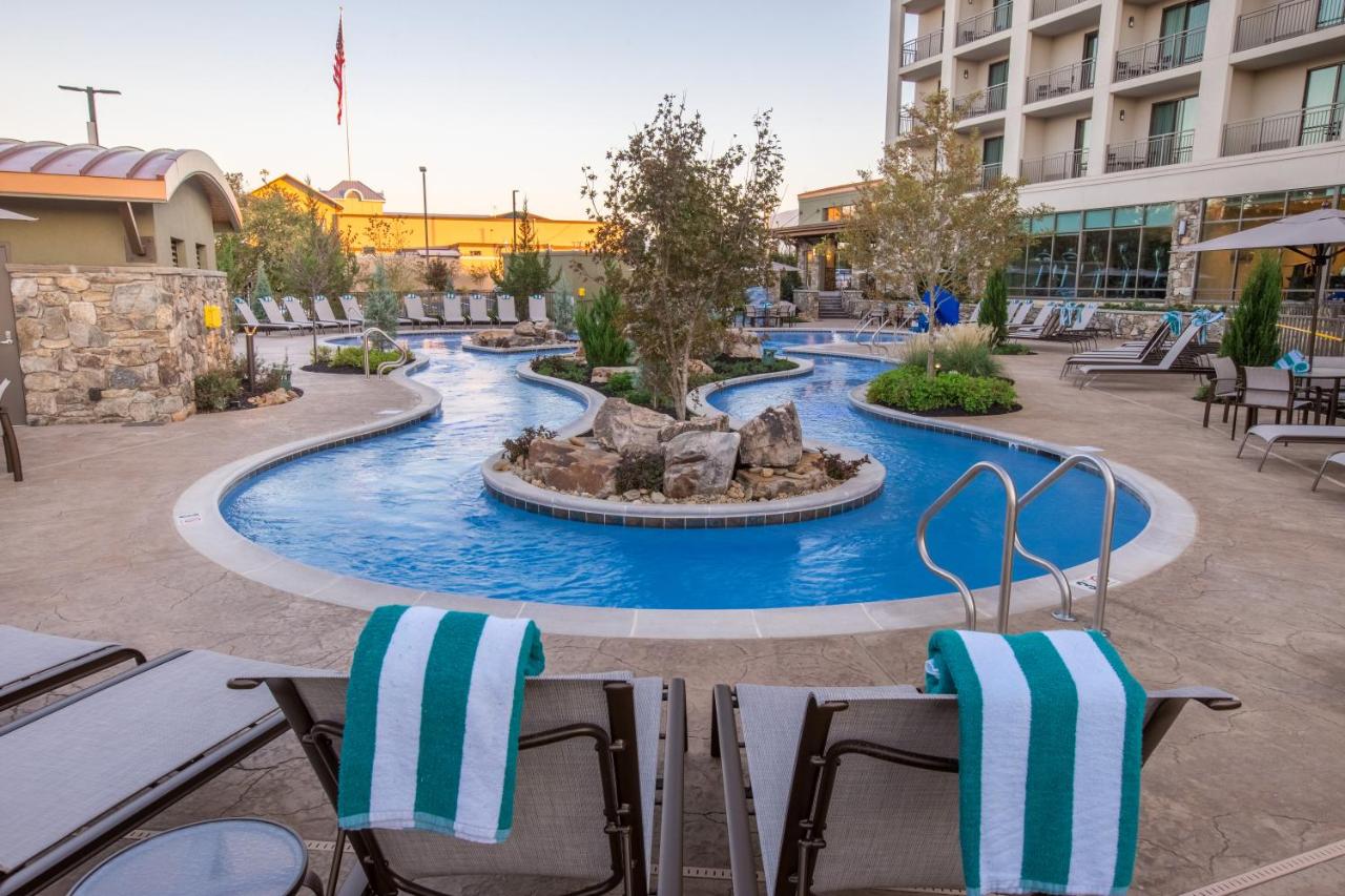 Courtyard Pigeon Forge