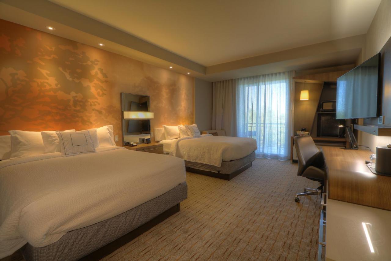 Courtyard Pigeon Forge