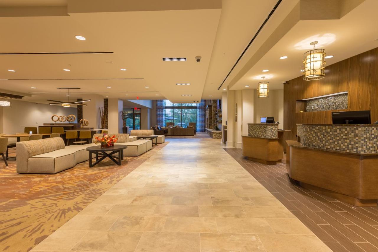 Courtyard Pigeon Forge