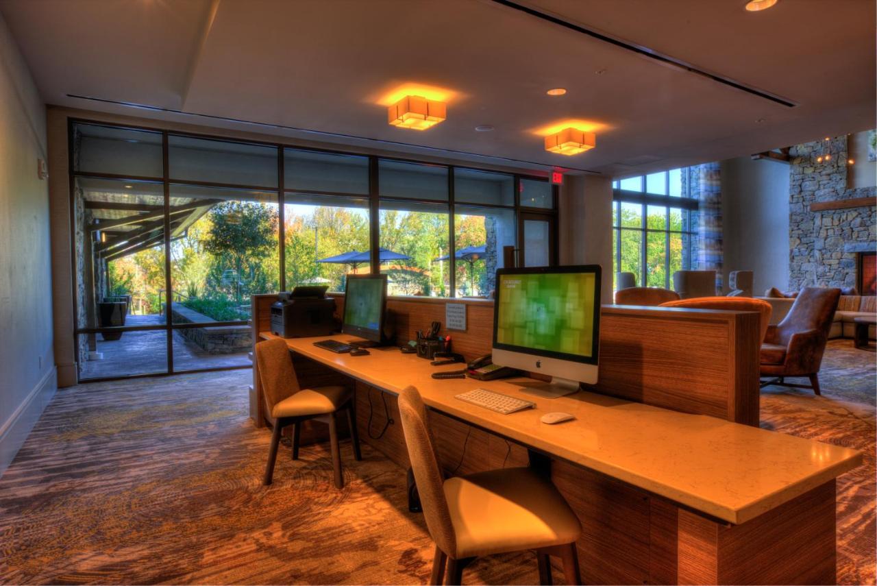 Courtyard Pigeon Forge