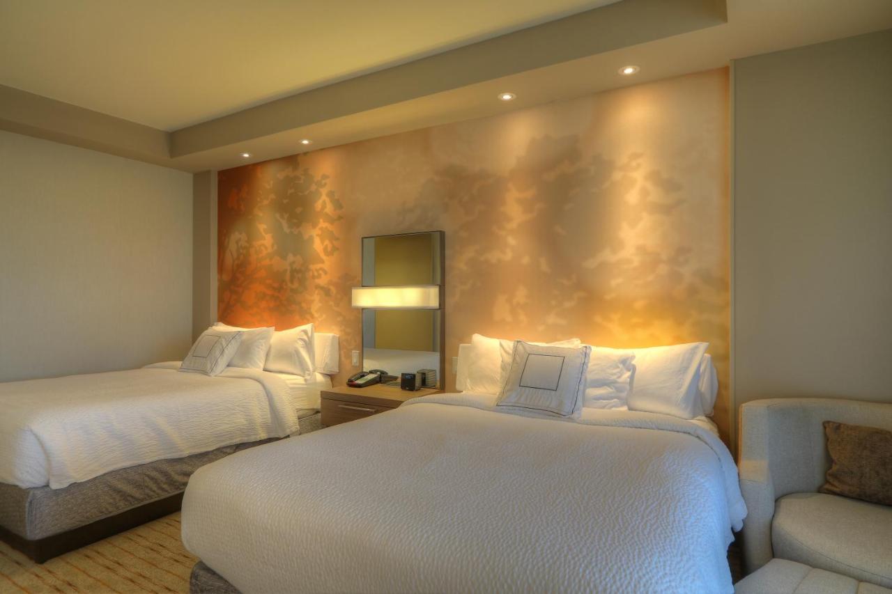 Courtyard Pigeon Forge