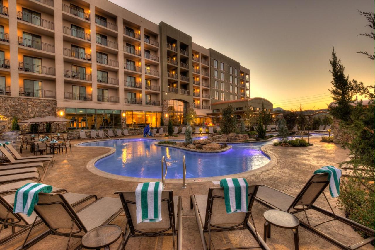 Courtyard Pigeon Forge