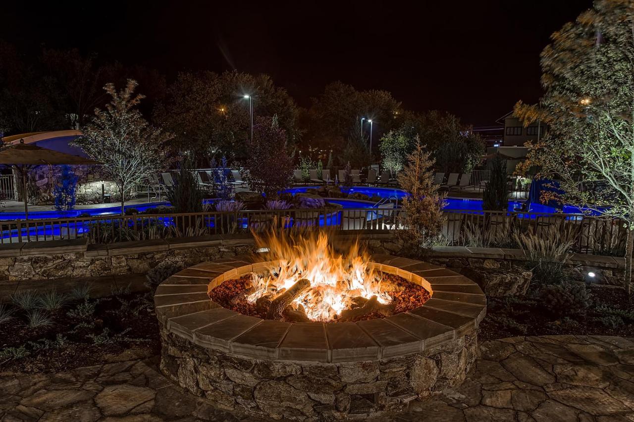 Courtyard Pigeon Forge