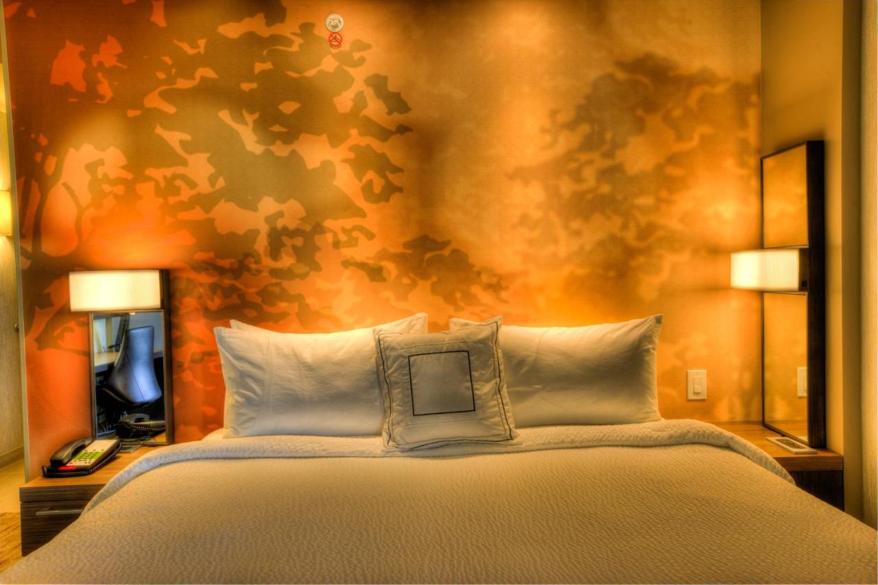 Courtyard Pigeon Forge