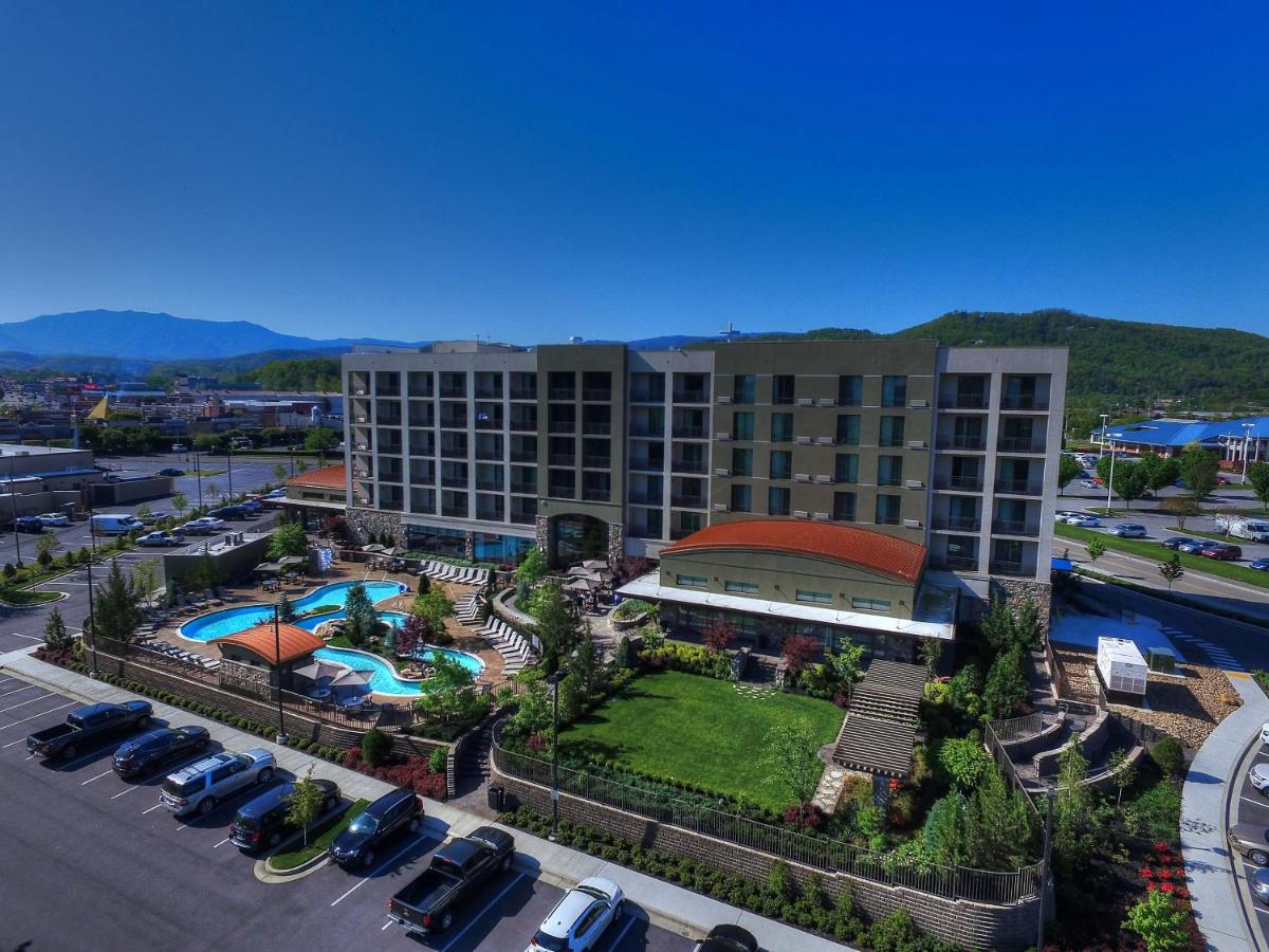 Courtyard Pigeon Forge