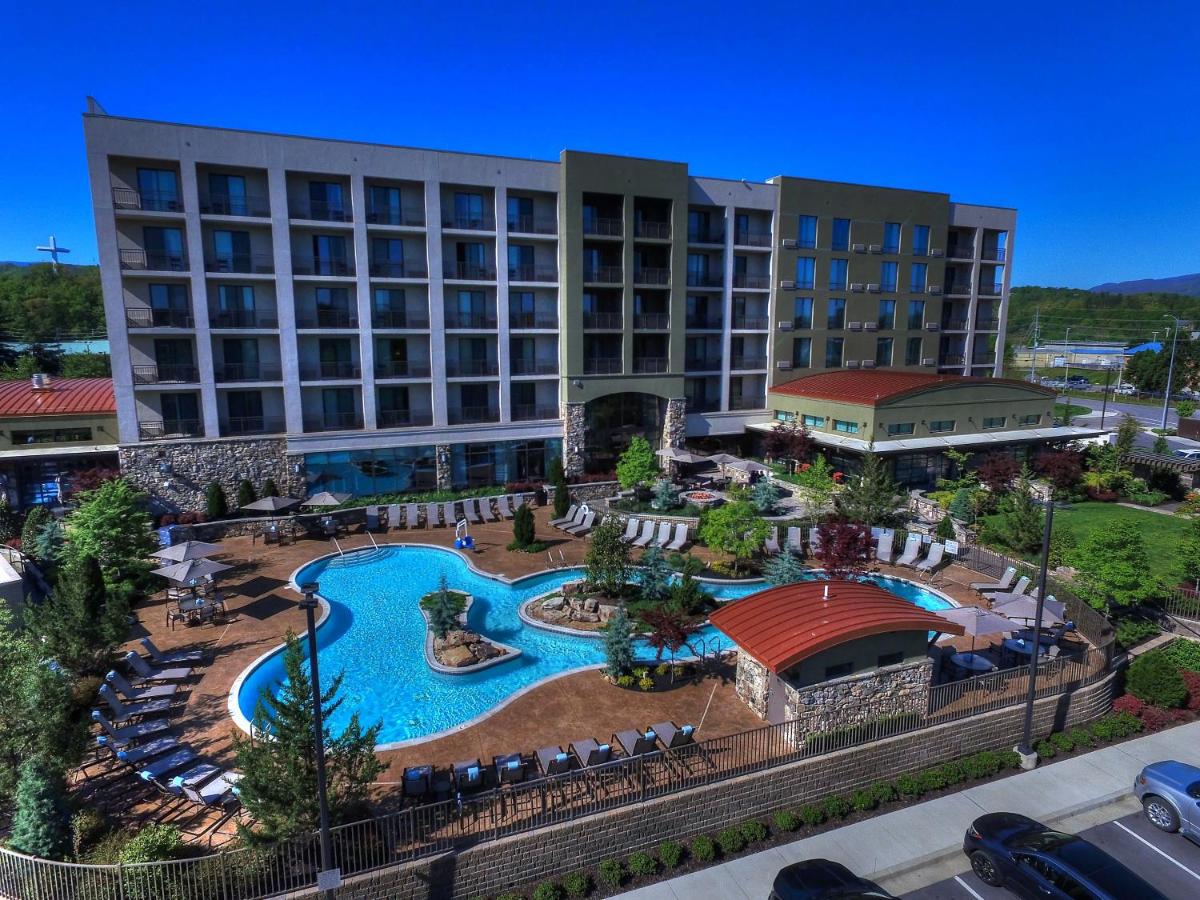 Courtyard Pigeon Forge