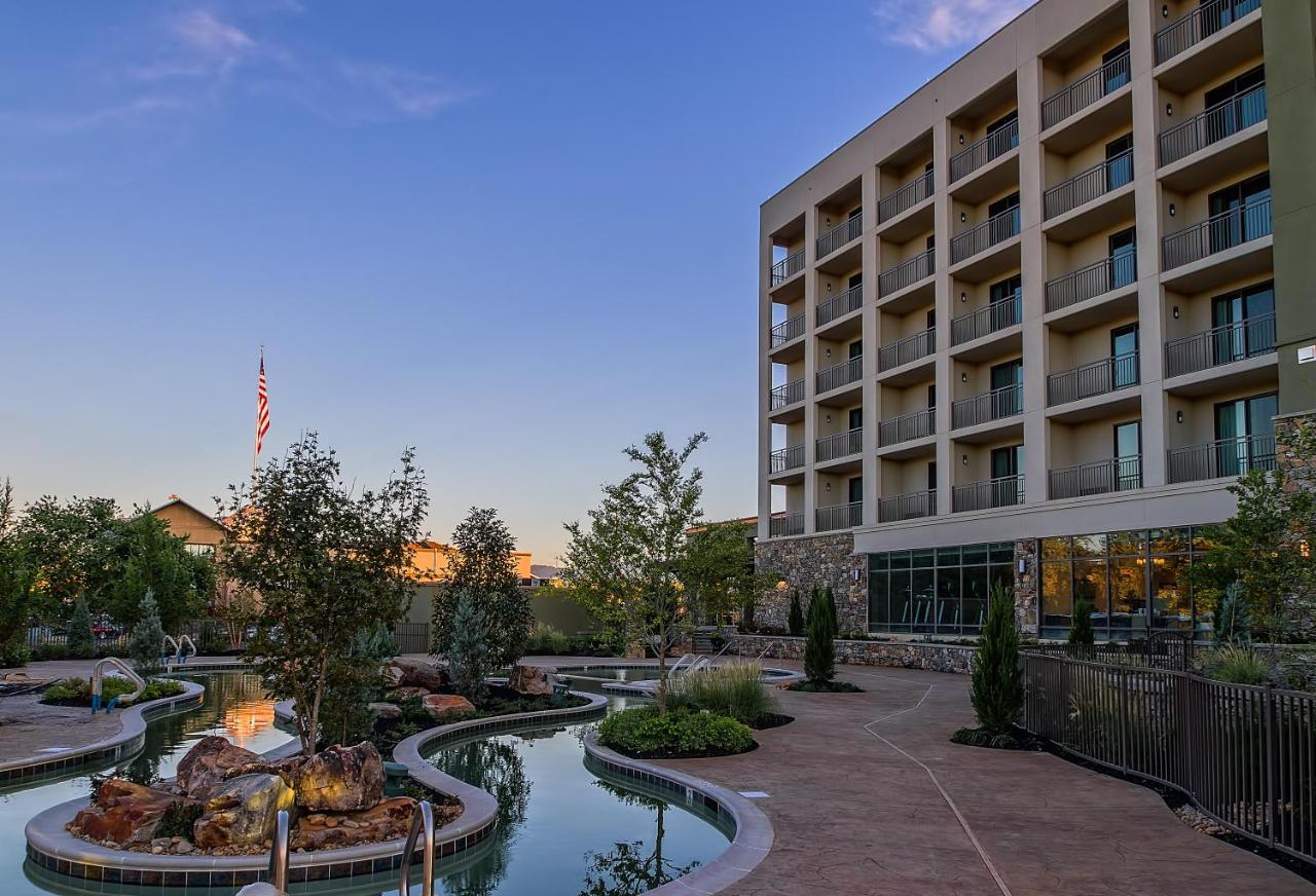 Courtyard Pigeon Forge