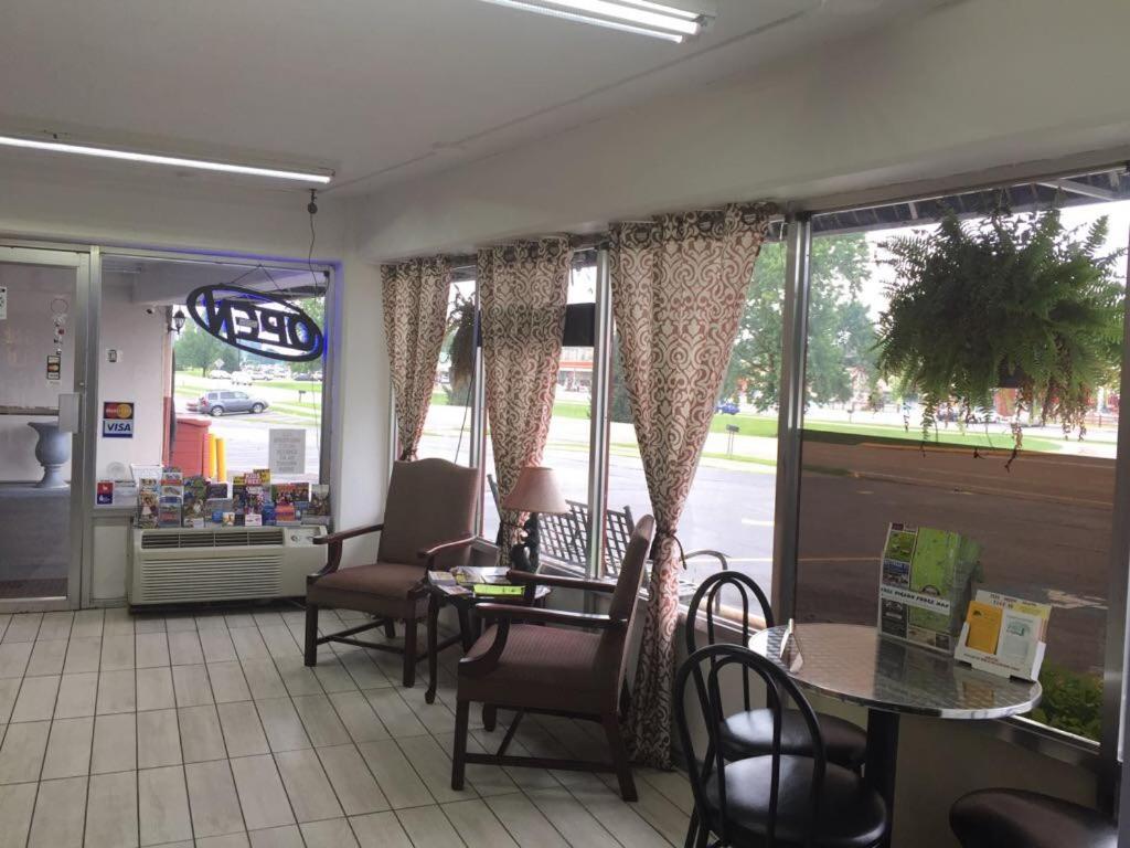 Bear Mount Inn & Suites