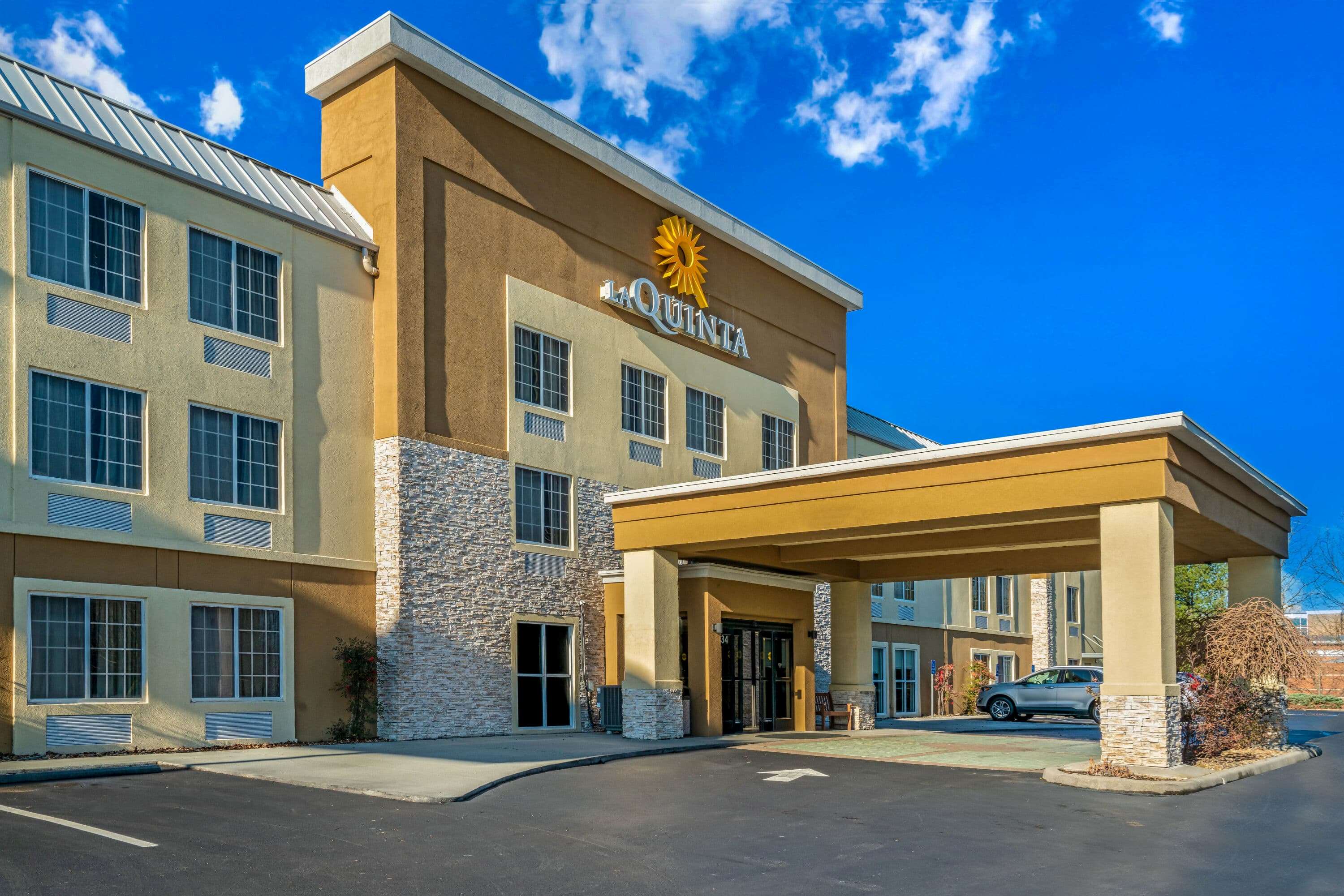 La Quinta Inn & Suites by Wyndham Knoxville North I-75