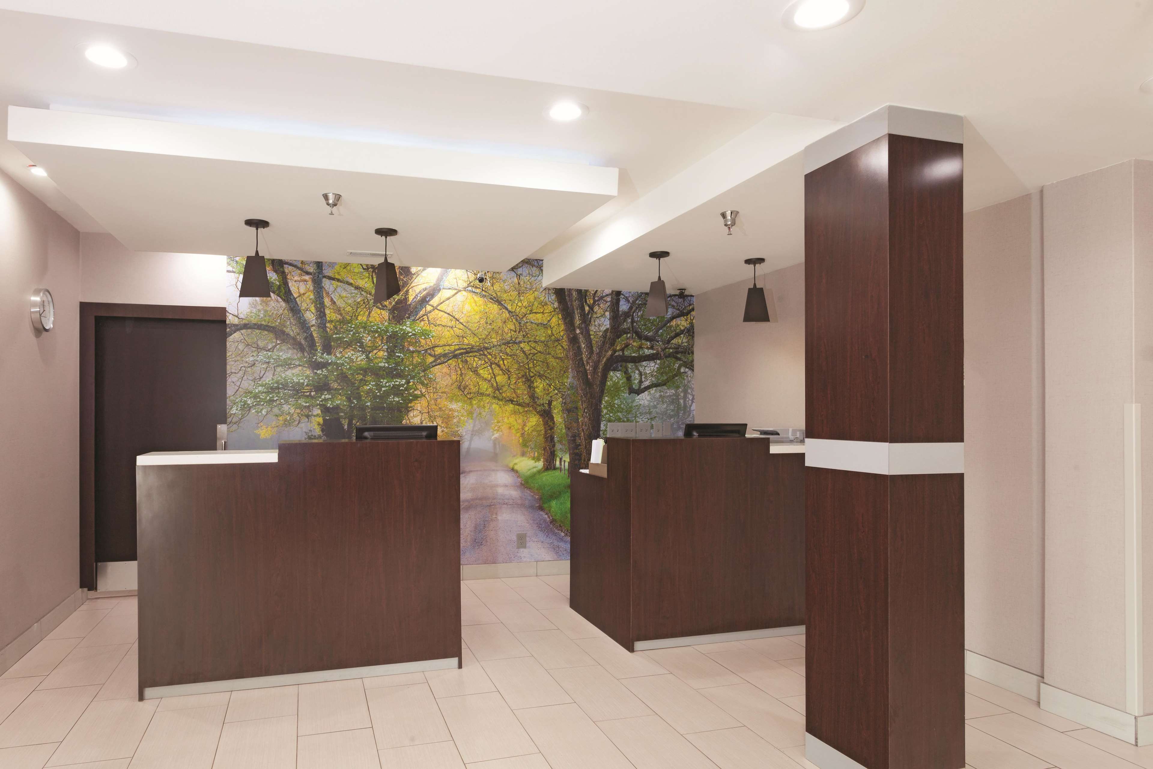 La Quinta Inn & Suites by Wyndham Knoxville North I-75