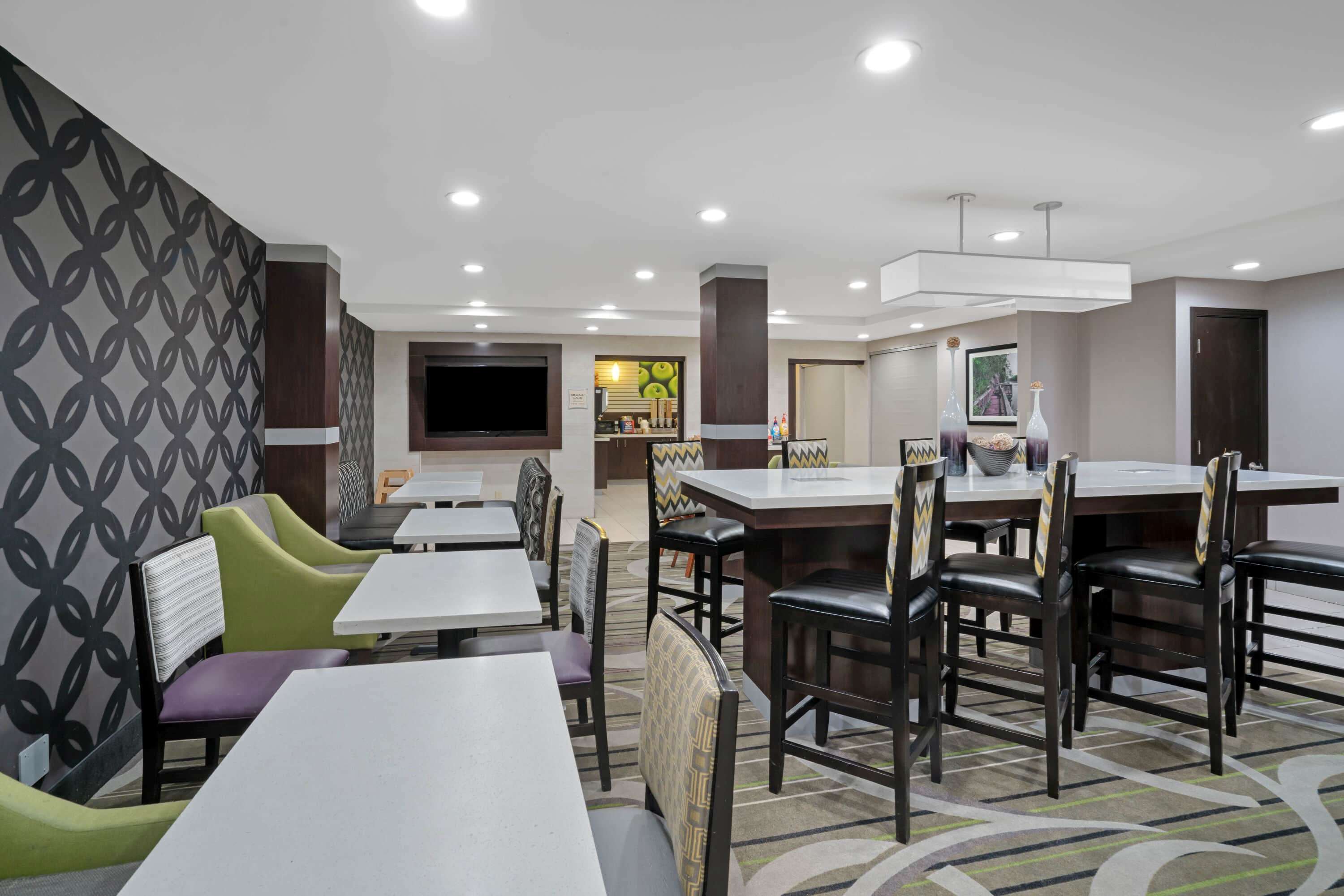 La Quinta Inn & Suites by Wyndham Knoxville North I-75