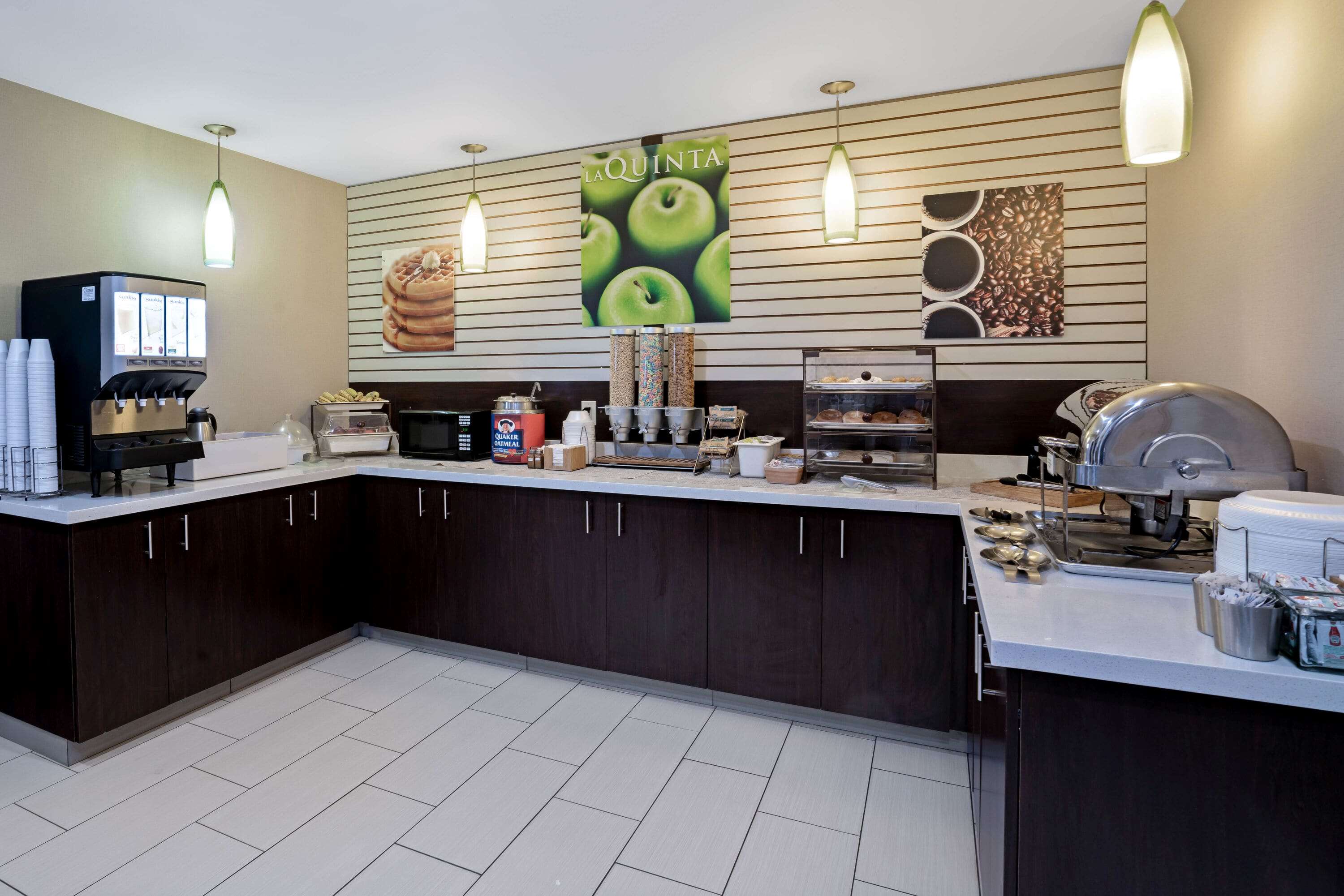 La Quinta Inn & Suites by Wyndham Knoxville North I-75