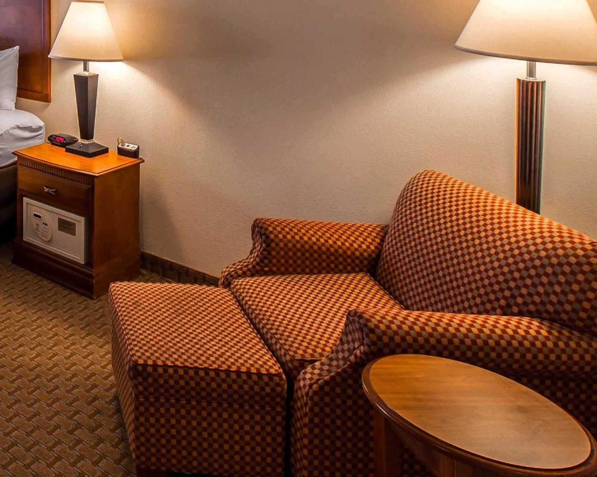 Comfort Inn & Suites