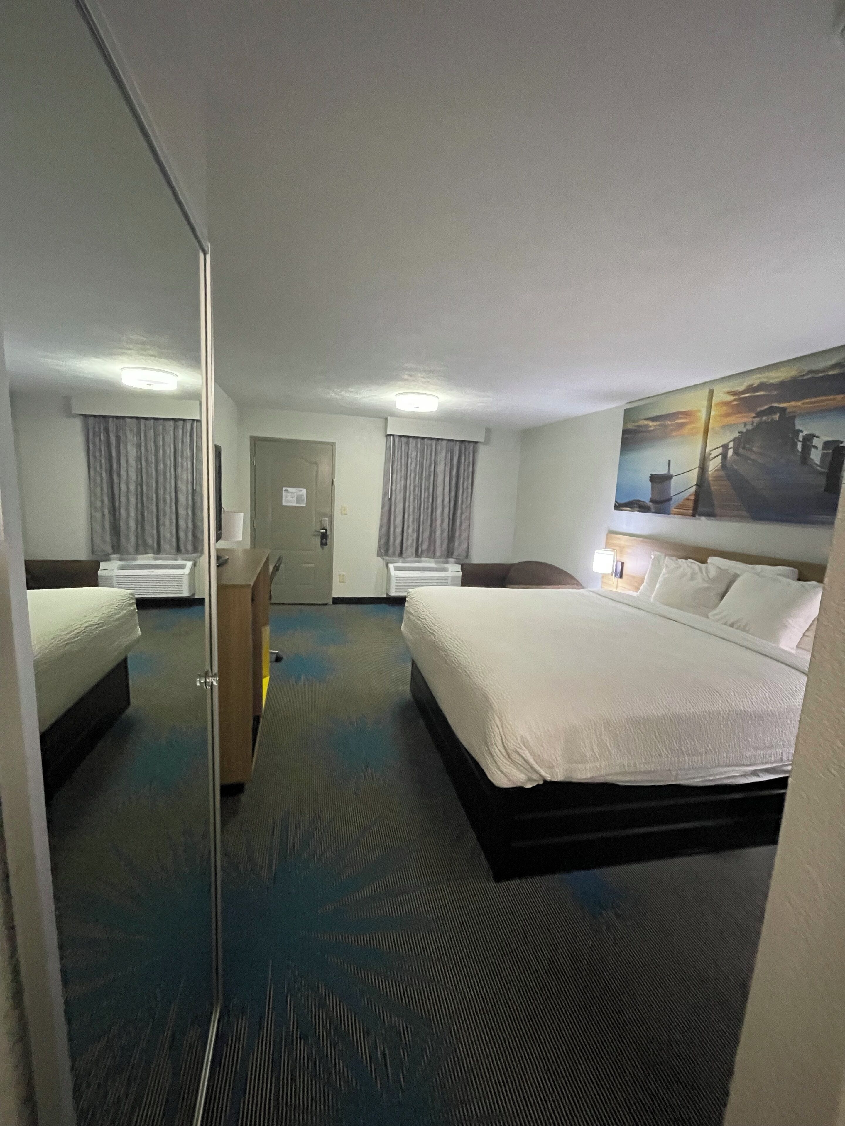 Days Inn by Wyndham Savannah