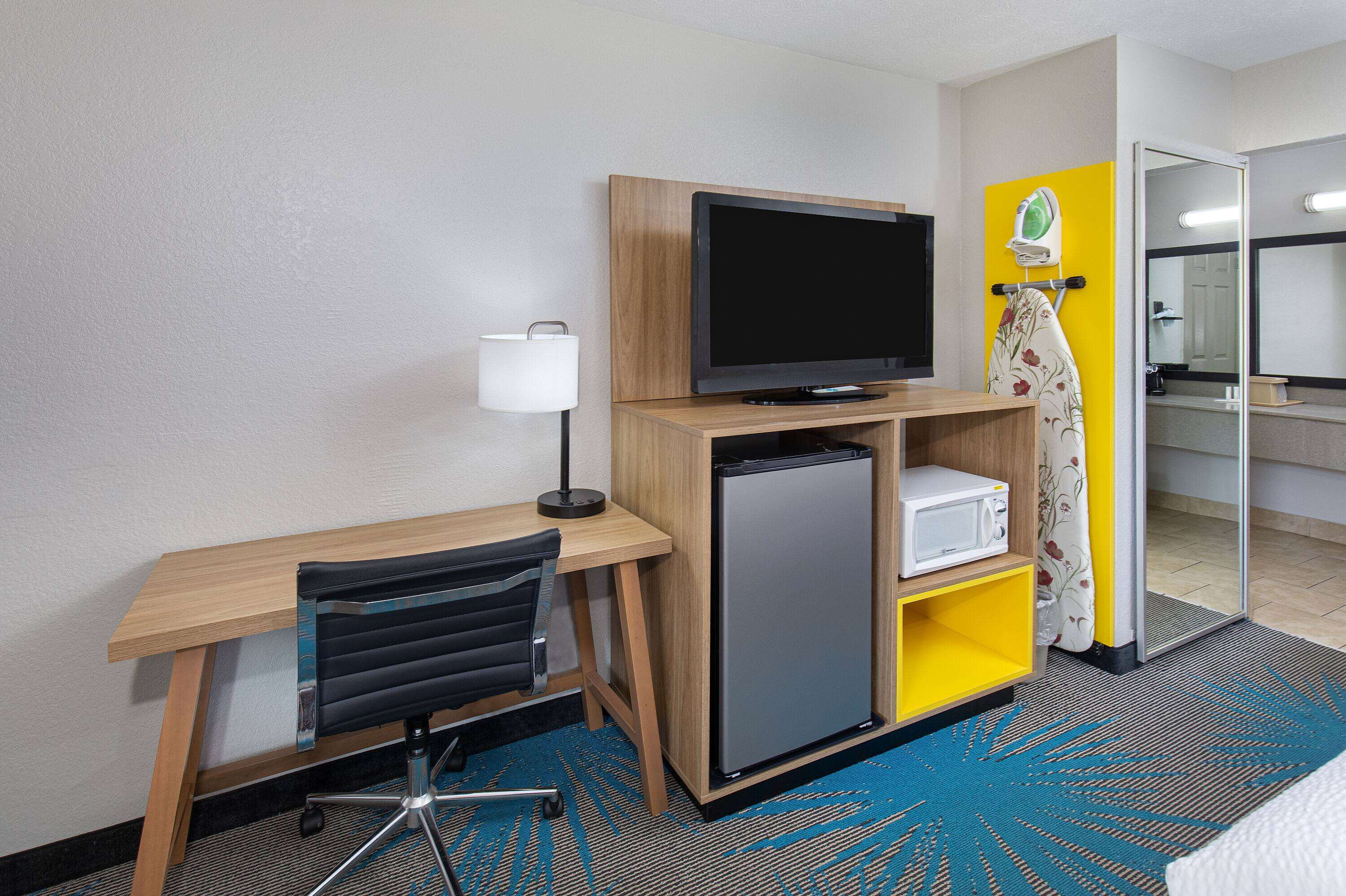 Days Inn by Wyndham Savannah