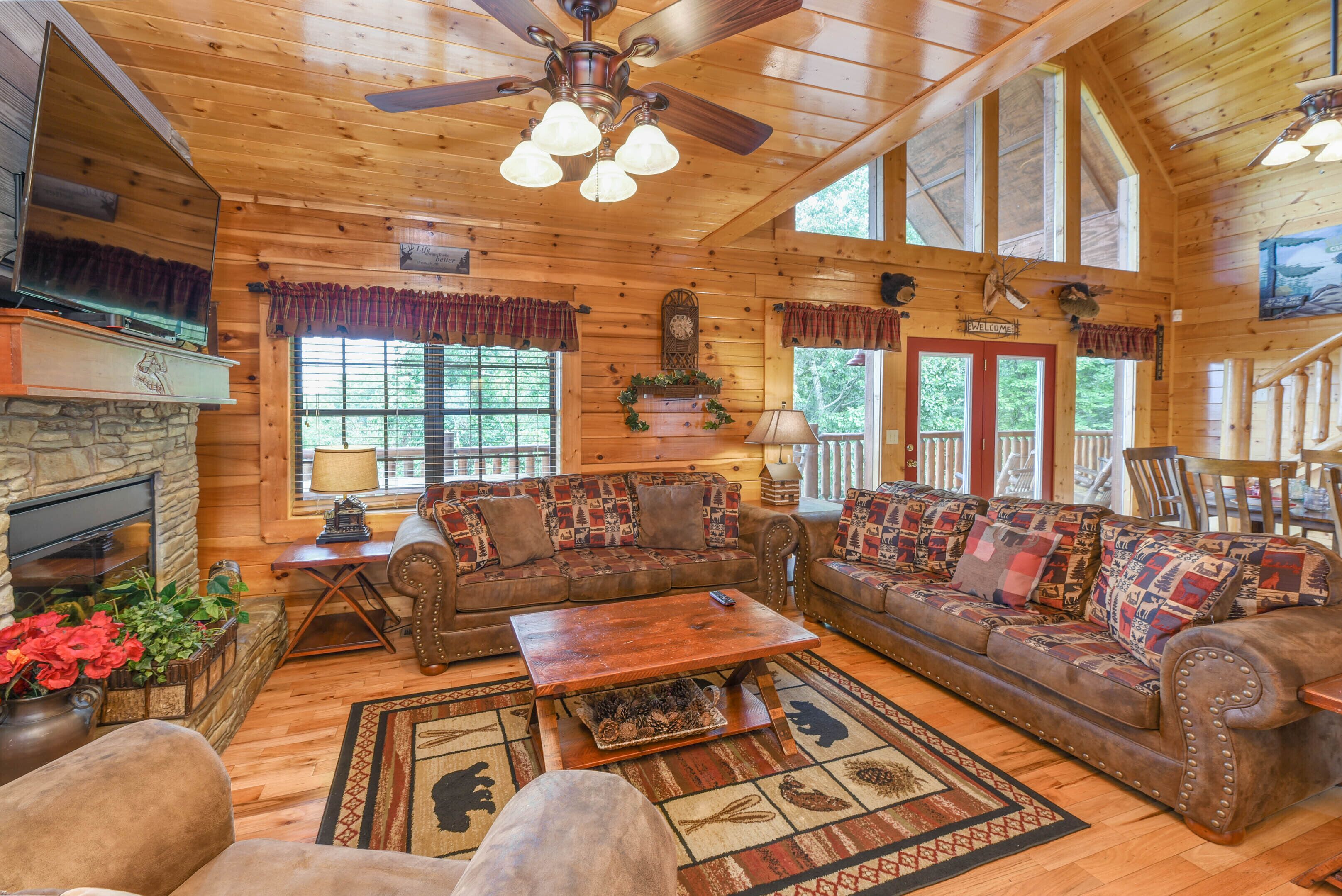 SmokyStays Bears Den Cabin
