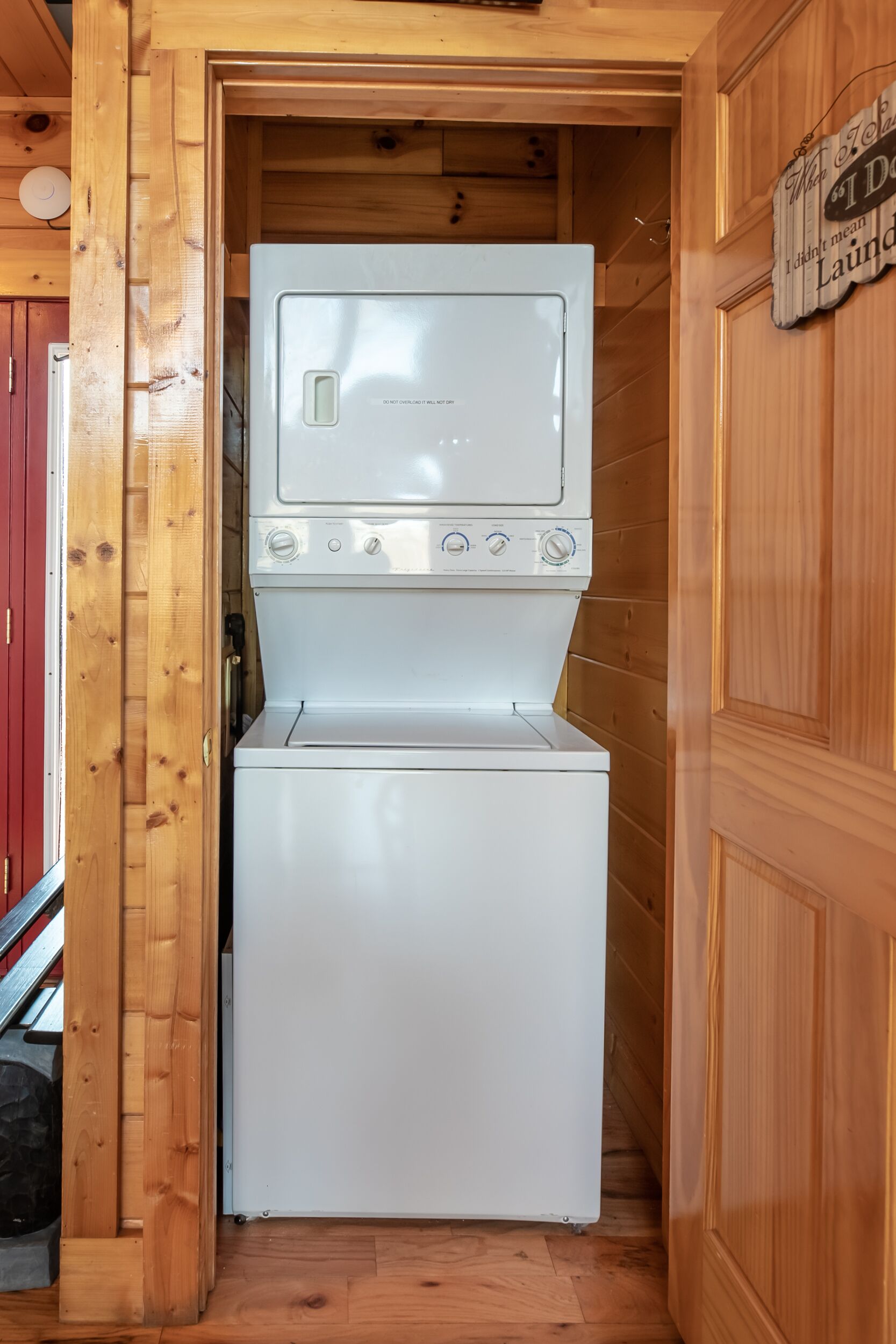 SmokyStays Bears Den Cabin