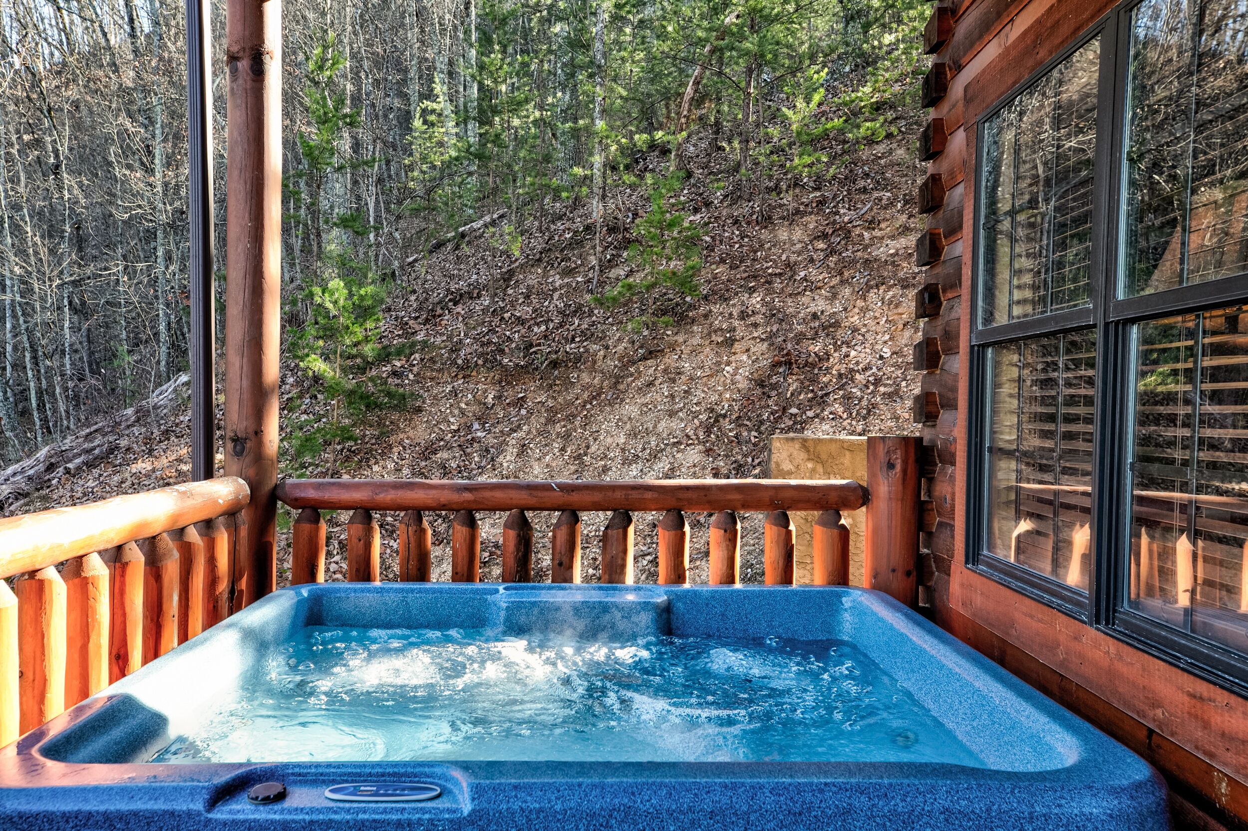 SmokyStays Bears Den Cabin